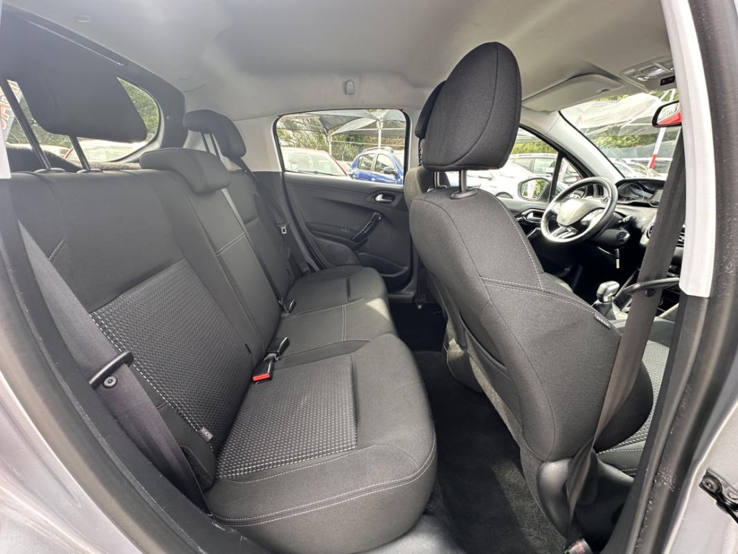 Peugeot 208 BlueHDi 100ch Tech Edition CAMERA / GPS