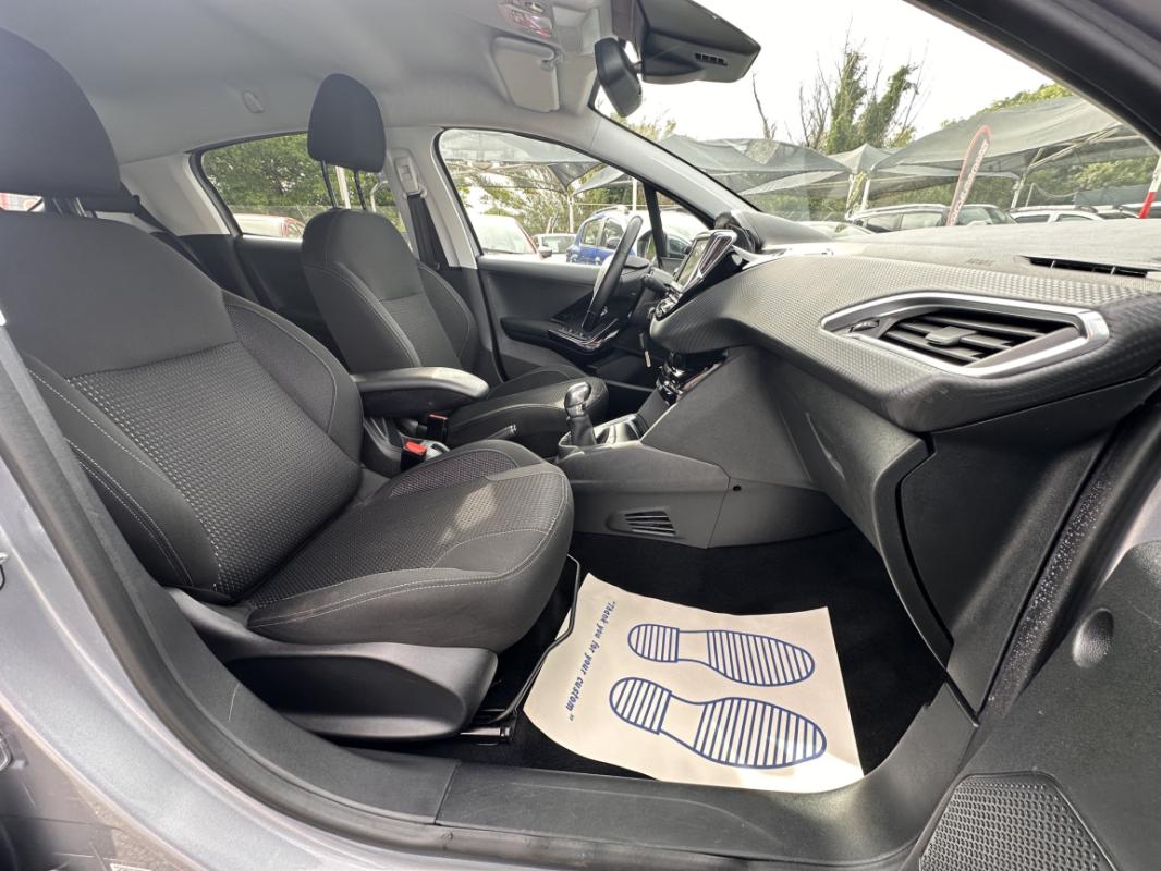 Peugeot 208 BlueHDi 100ch Tech Edition CAMERA / GPS