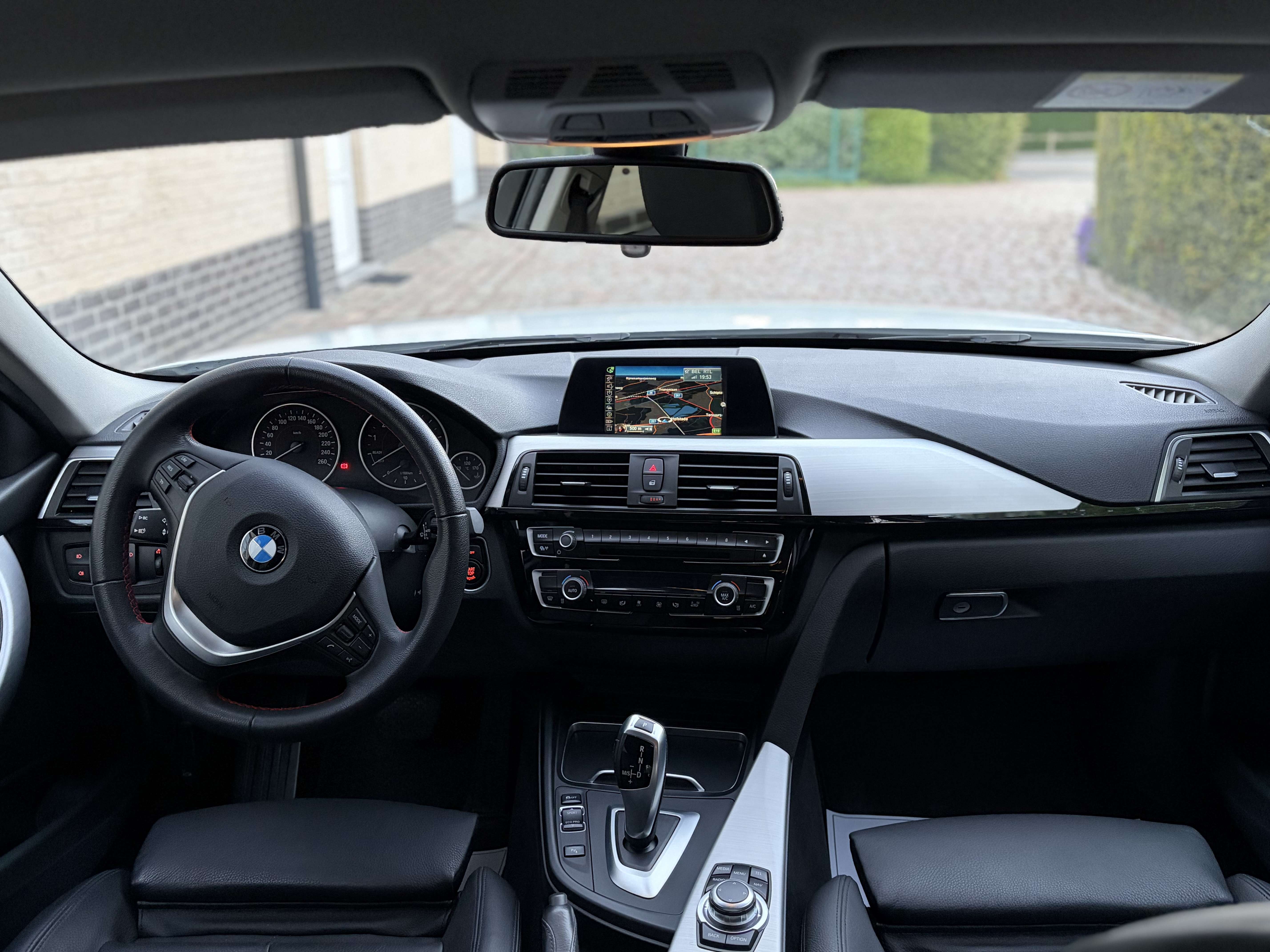 BMW 318 I Sport Line Automaat  ### 34000 km ###