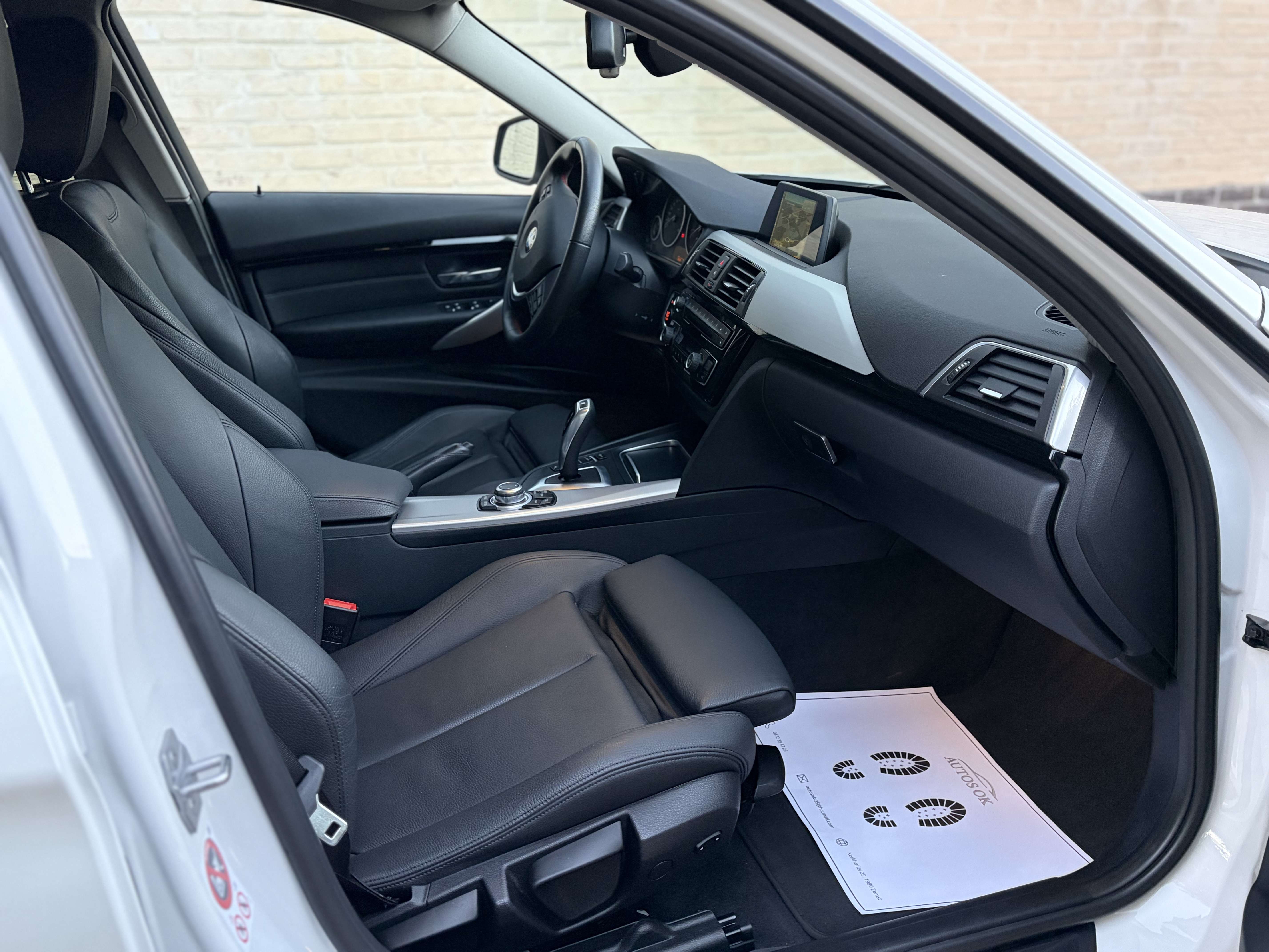 BMW 318 I Sport Line Automaat  ### 34000 km ###