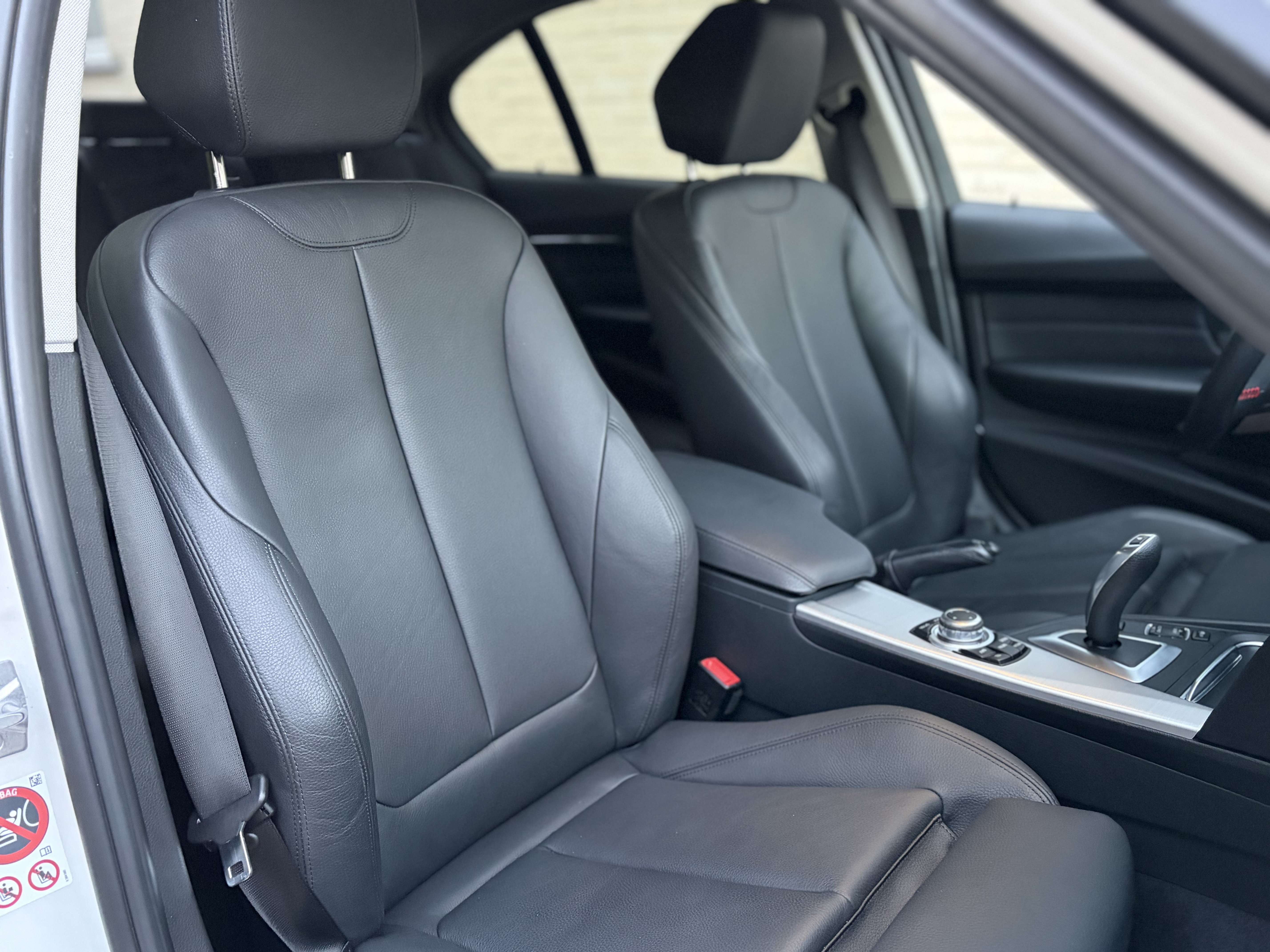 BMW 318 I Sport Line Automaat  ### 34000 km ###