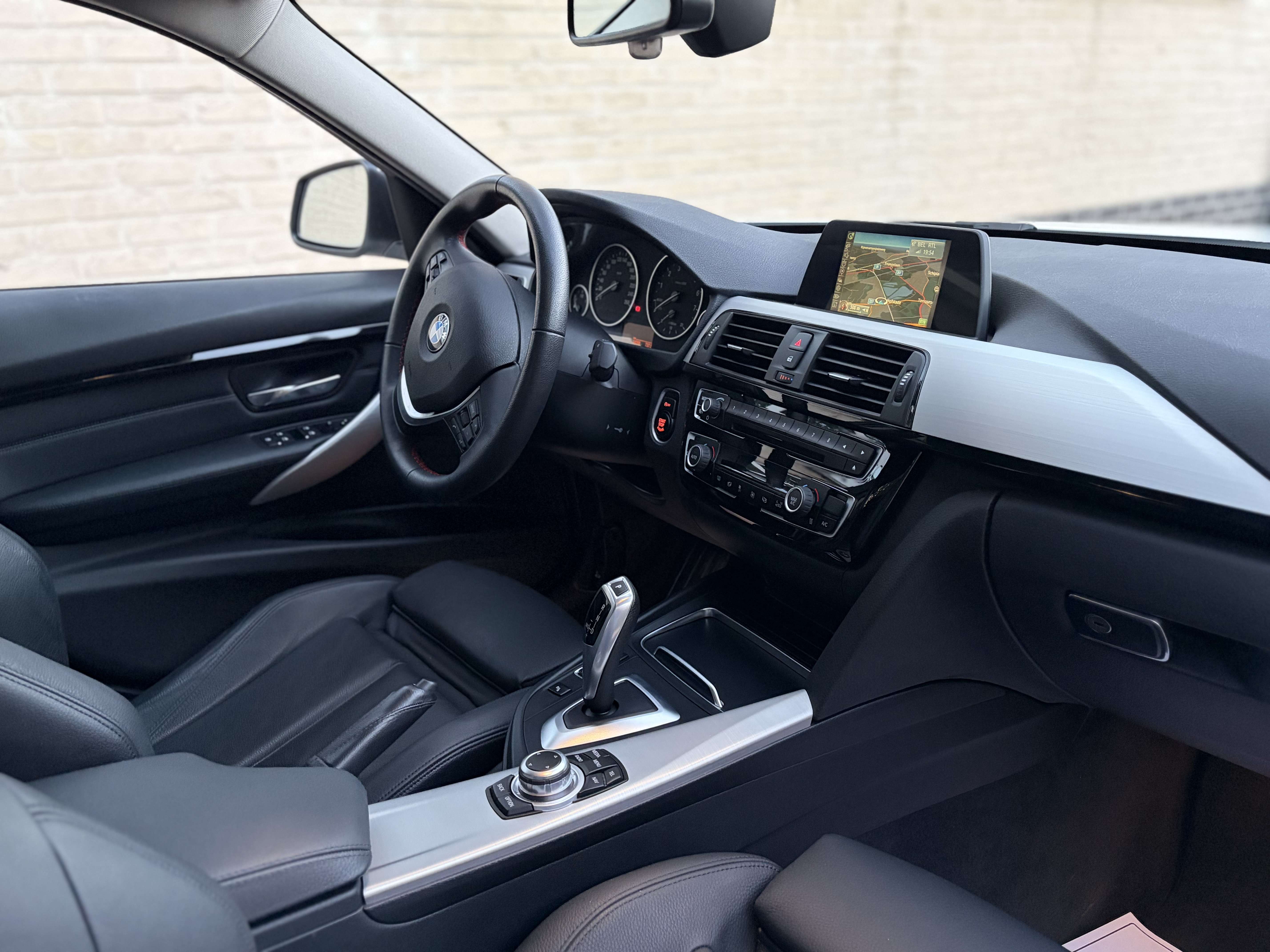 BMW 318 I Sport Line Automaat  ### 34000 km ###