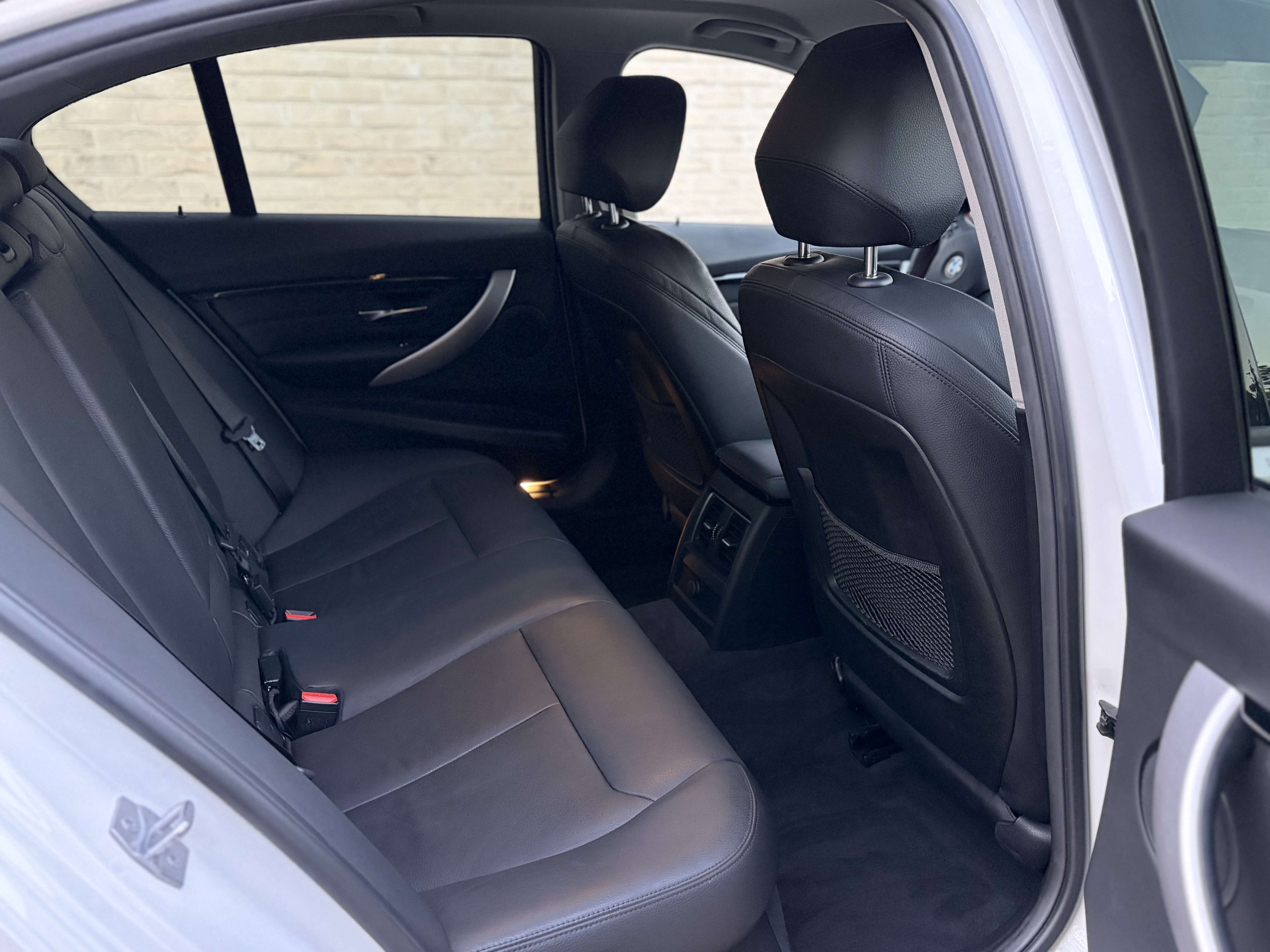 BMW 318 I Sport Line Automaat  ### 34000 km ###