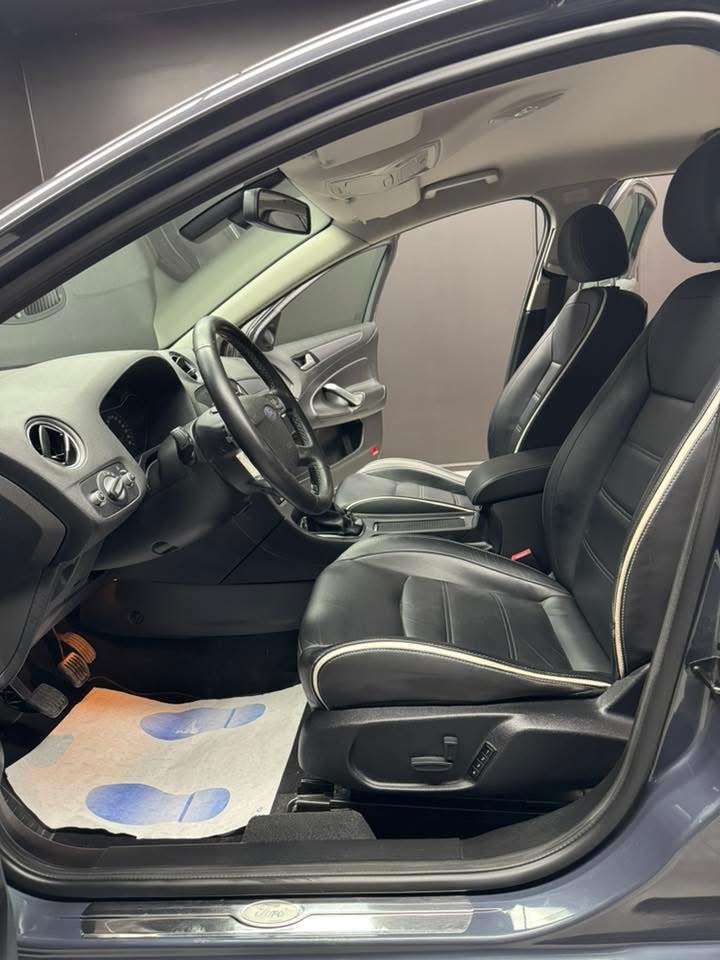 Ford Mondeo Mondeo 2.0i FFV Titanium **12 mois de garantie**