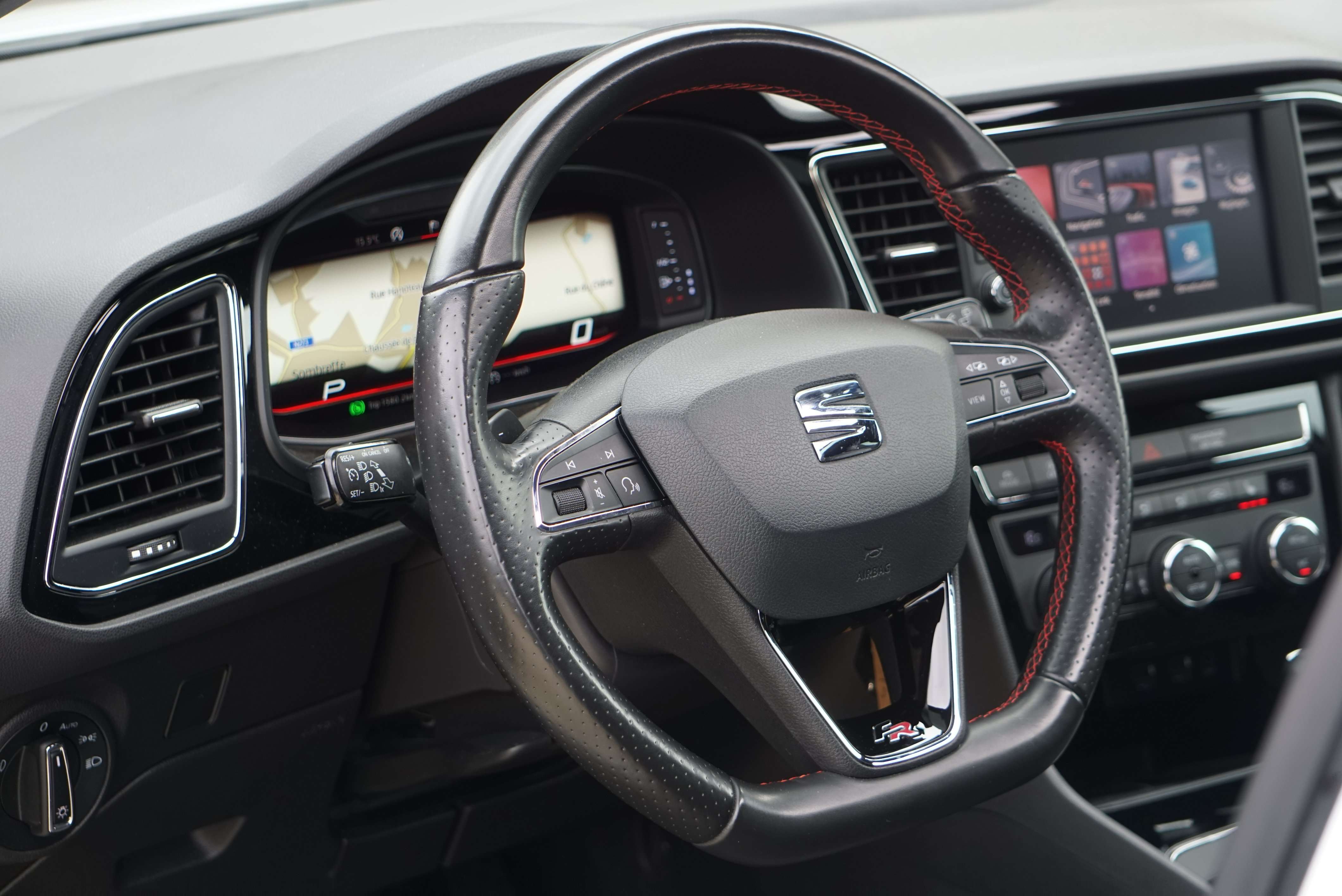 SEAT Leon 2.0 TSI FR BOITE-AUTO COCKPIT TOIT-PANO CAR-PLAY