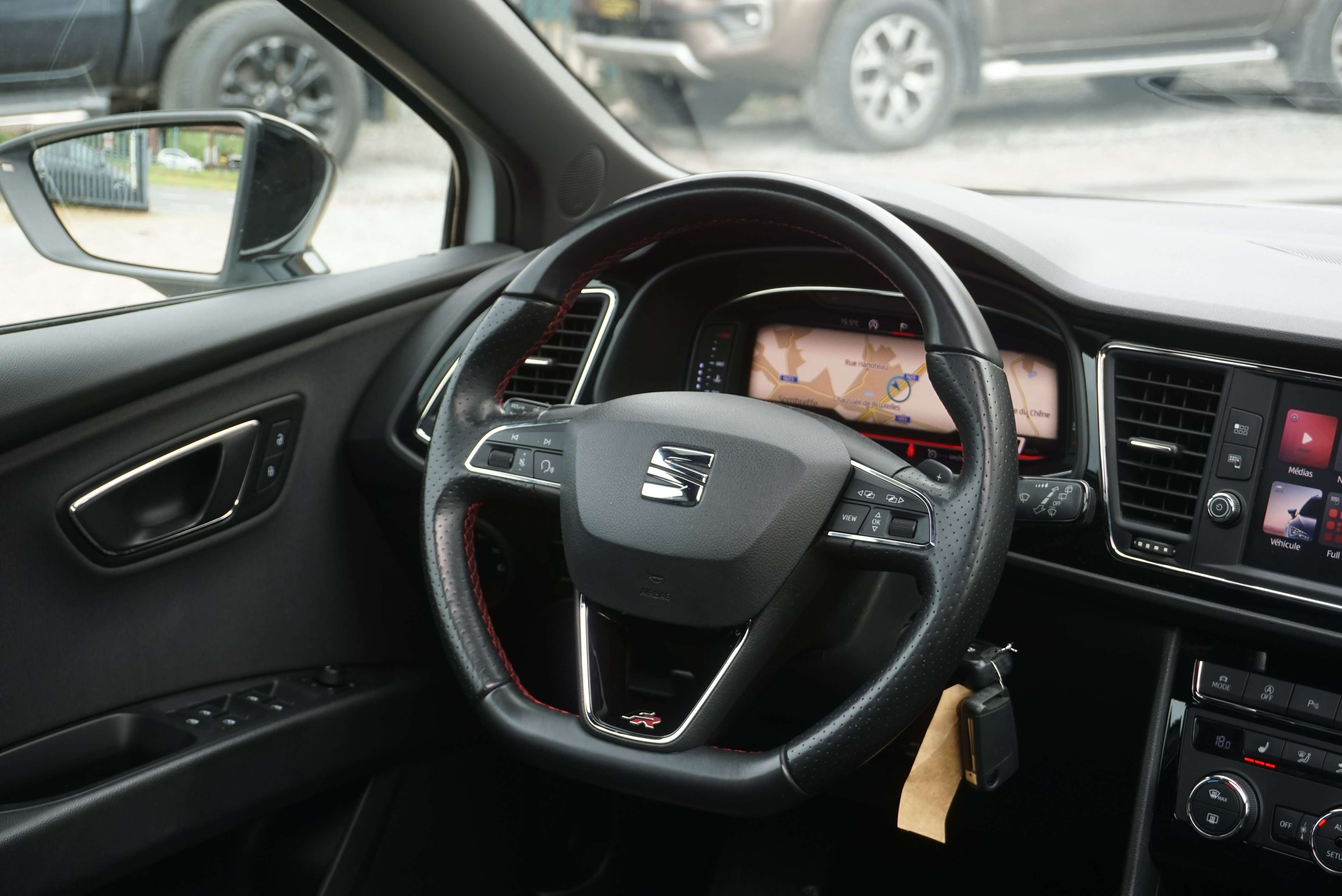 SEAT Leon 2.0 TSI FR BOITE-AUTO COCKPIT TOIT-PANO CAR-PLAY
