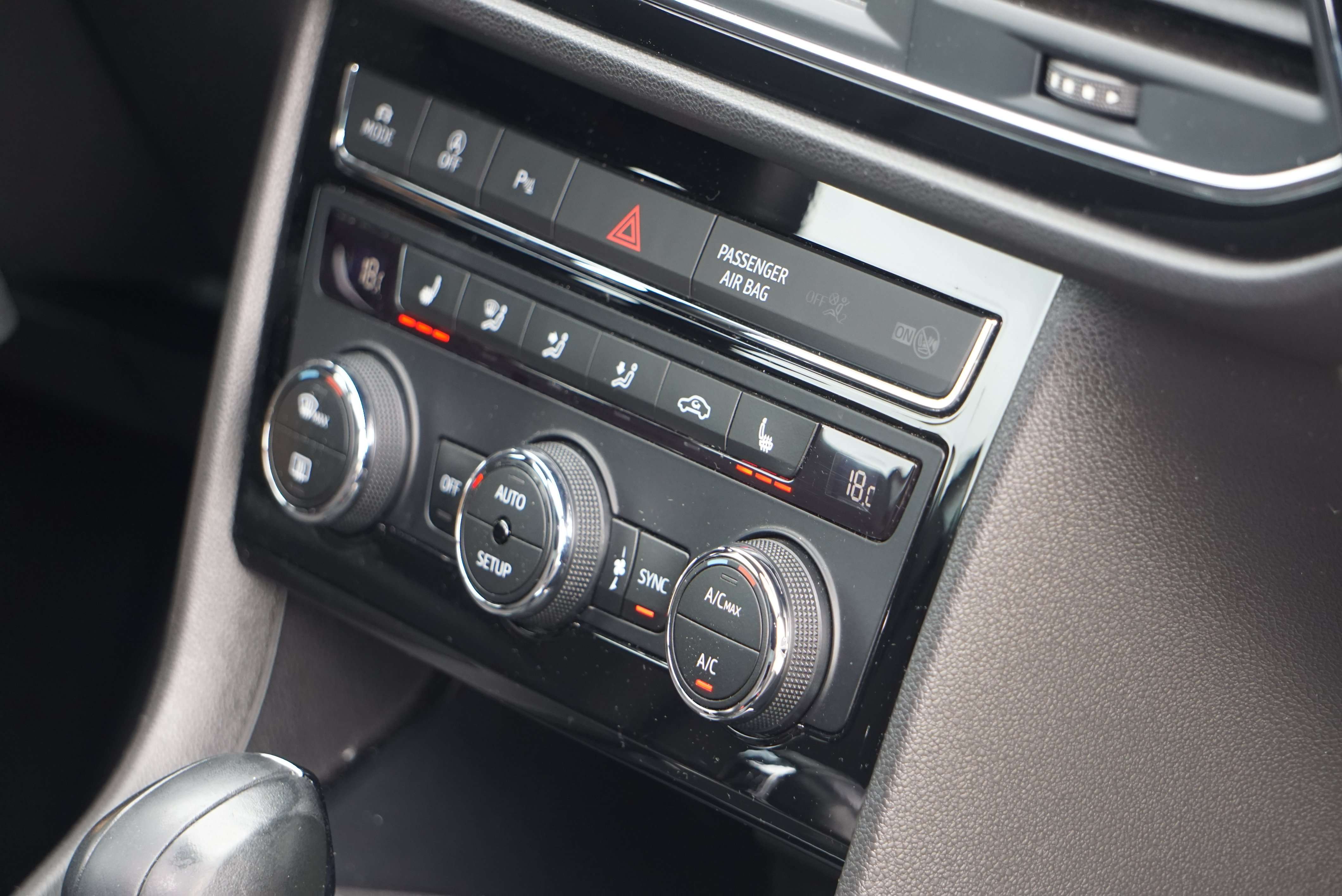 SEAT Leon 2.0 TSI FR BOITE-AUTO COCKPIT TOIT-PANO CAR-PLAY