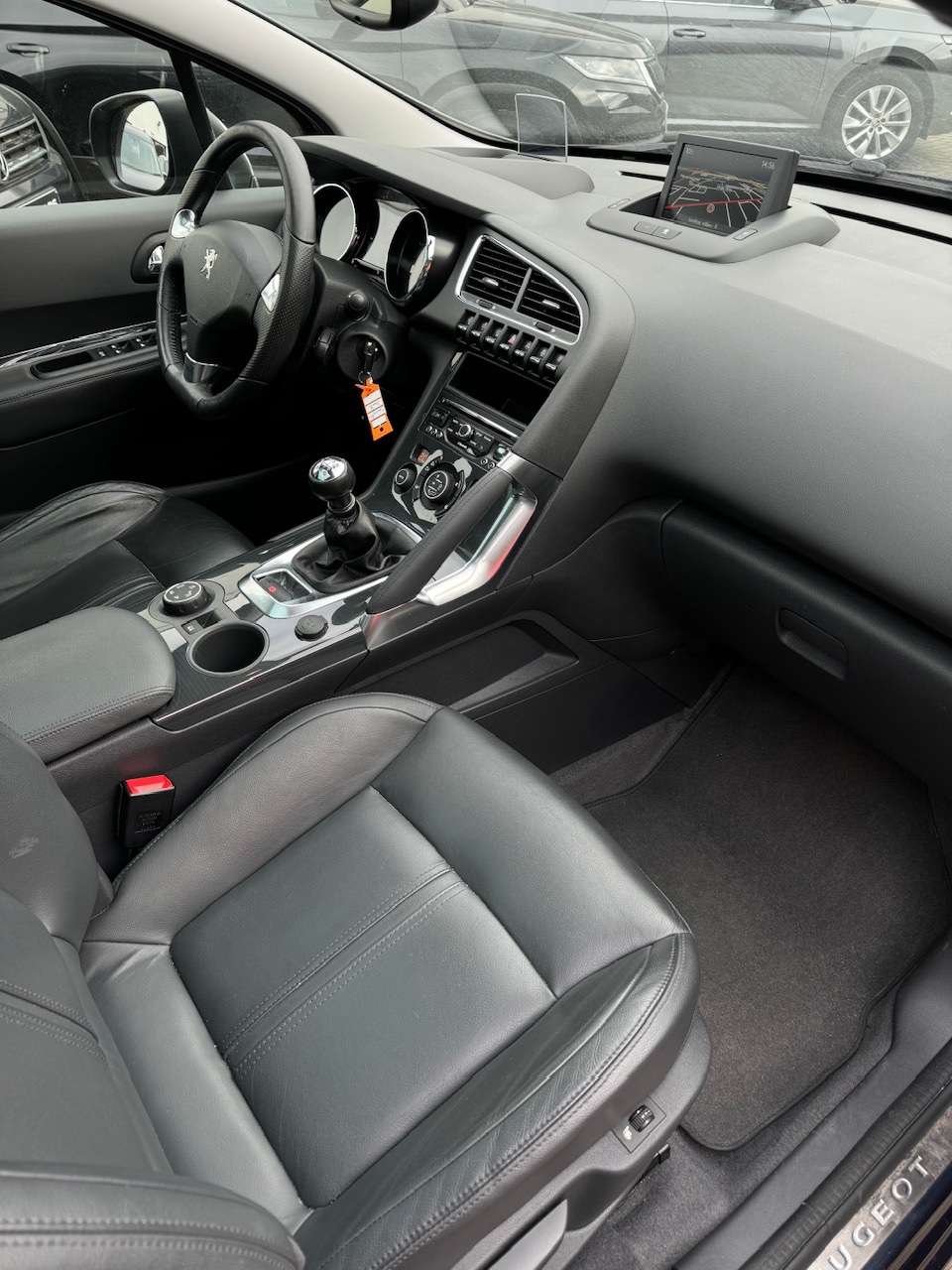 Peugeot 3008 2.0 HDi Féline DVD - Xenon - Pano  ** 1 JAAR GARANTIE ** !!