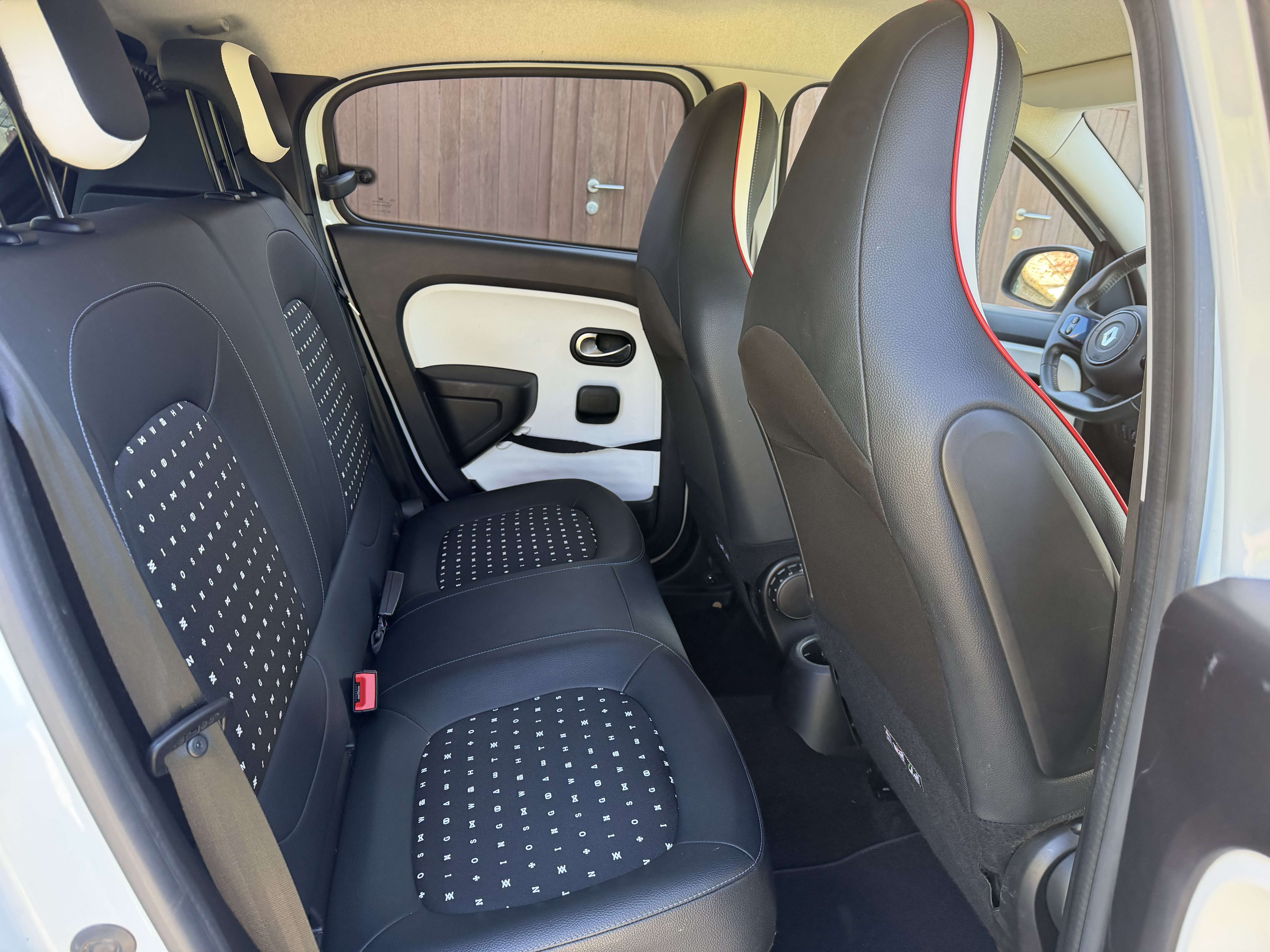 Renault Twingo 0.9 TCe Signature EDC *AUTOMATIQUE*