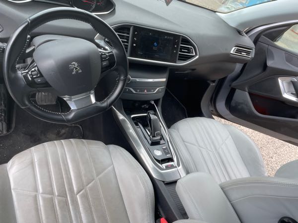 Peugeot 308 III SW 1.2 PURETECH 130 S&amp;S ALLURE EAT8
