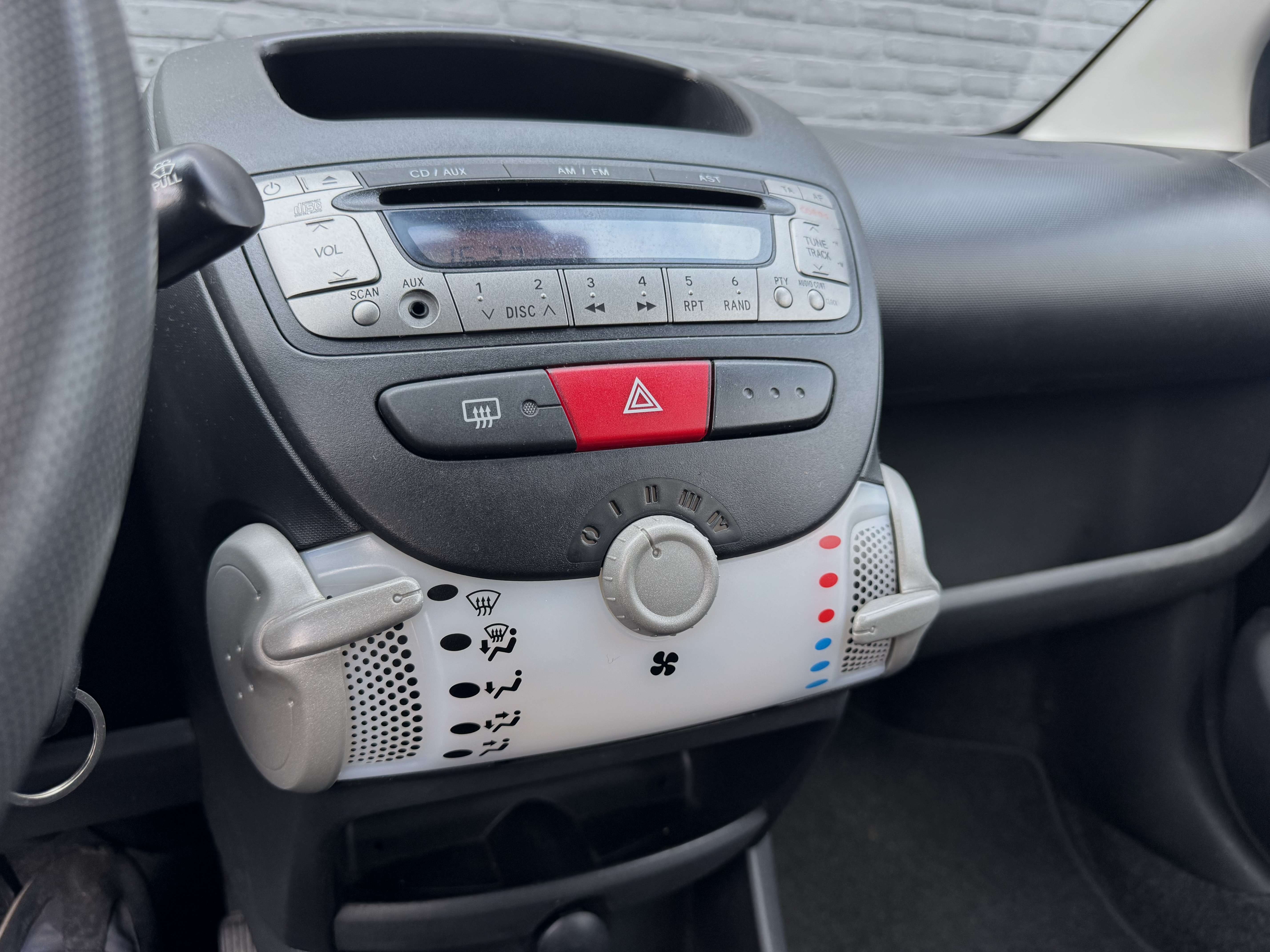 Toyota Aygo 1.0i * 93dKM * Garantie