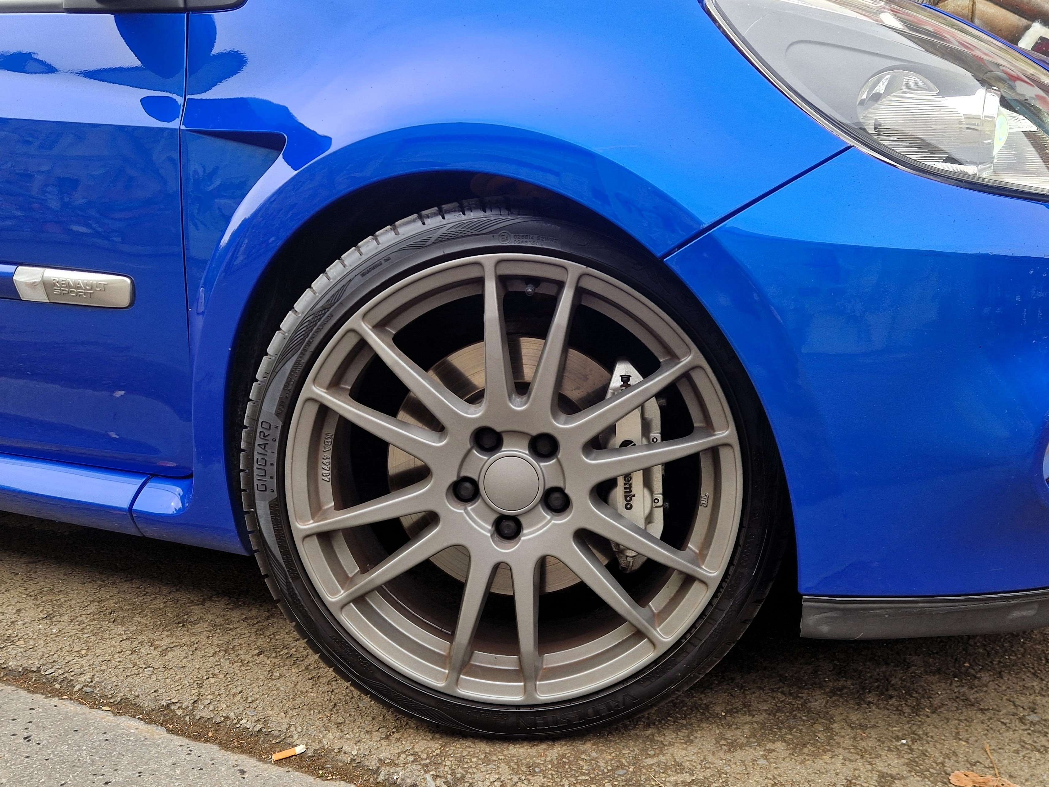 Renault Clio Clio 2.0i 16v Sport