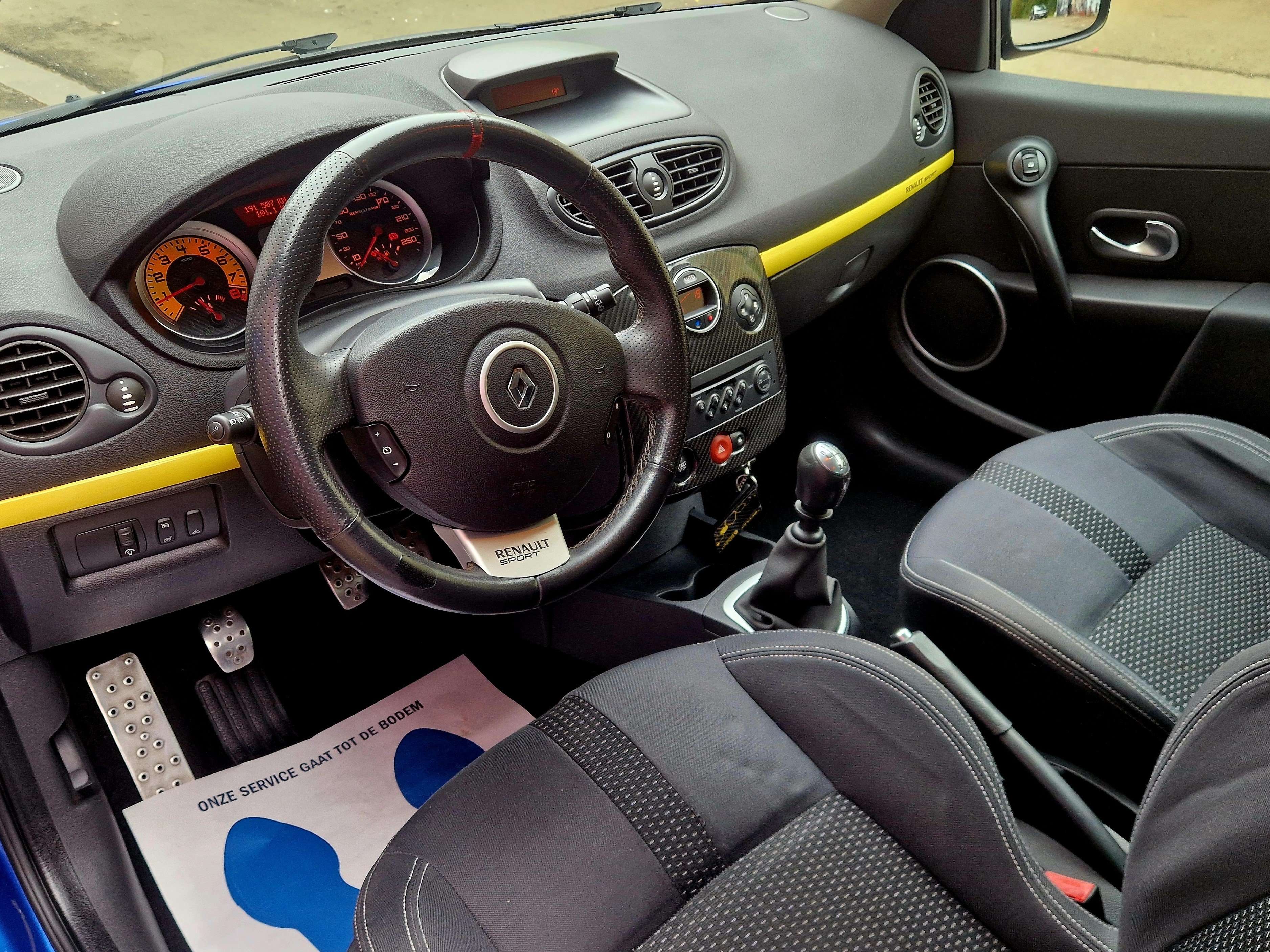 Renault Clio Clio 2.0i 16v Sport