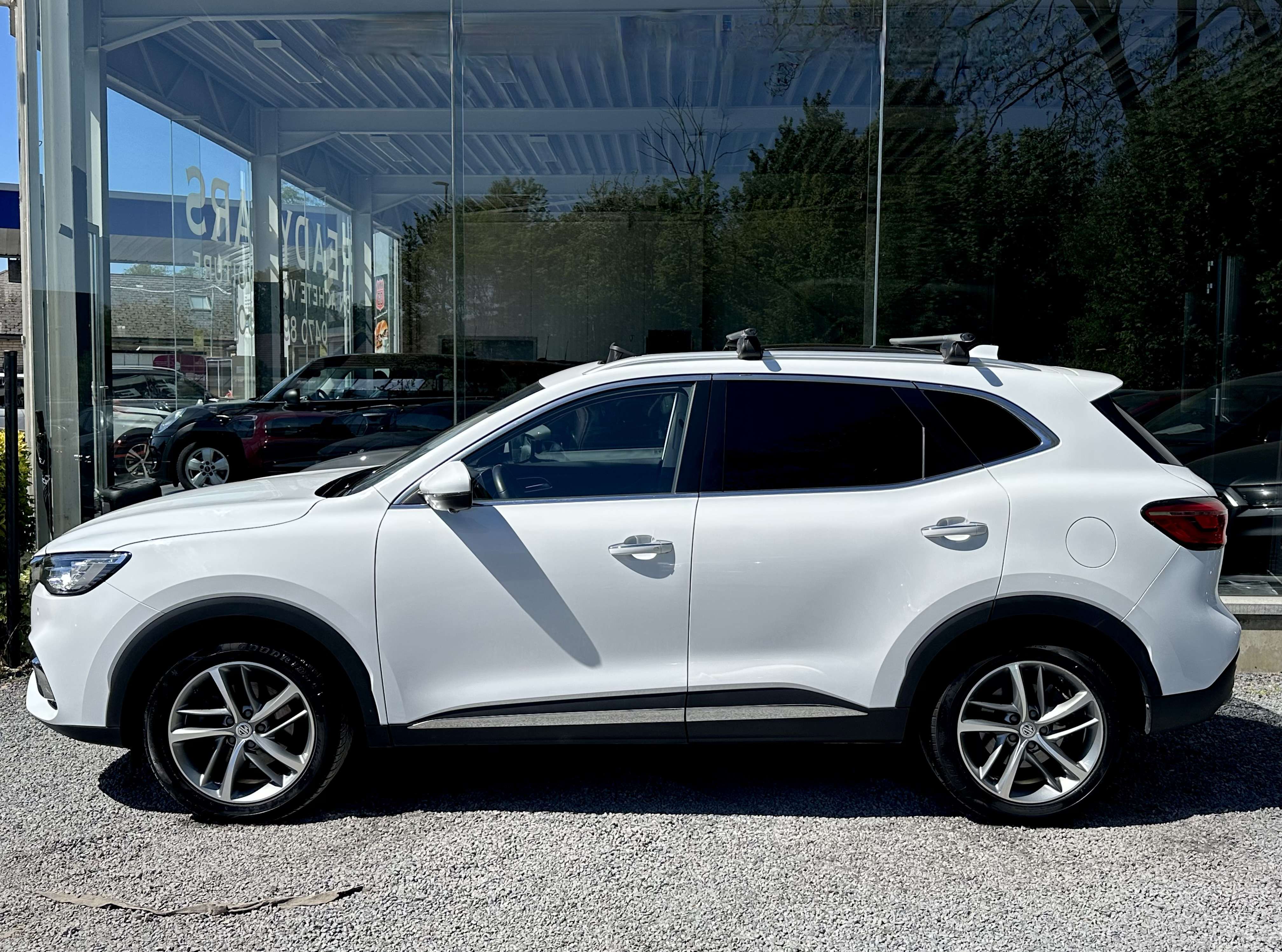 MG HS 1.5*FULL OPTION*PANO*ATT-REMORQUE*CAM 360*GARANTIE
