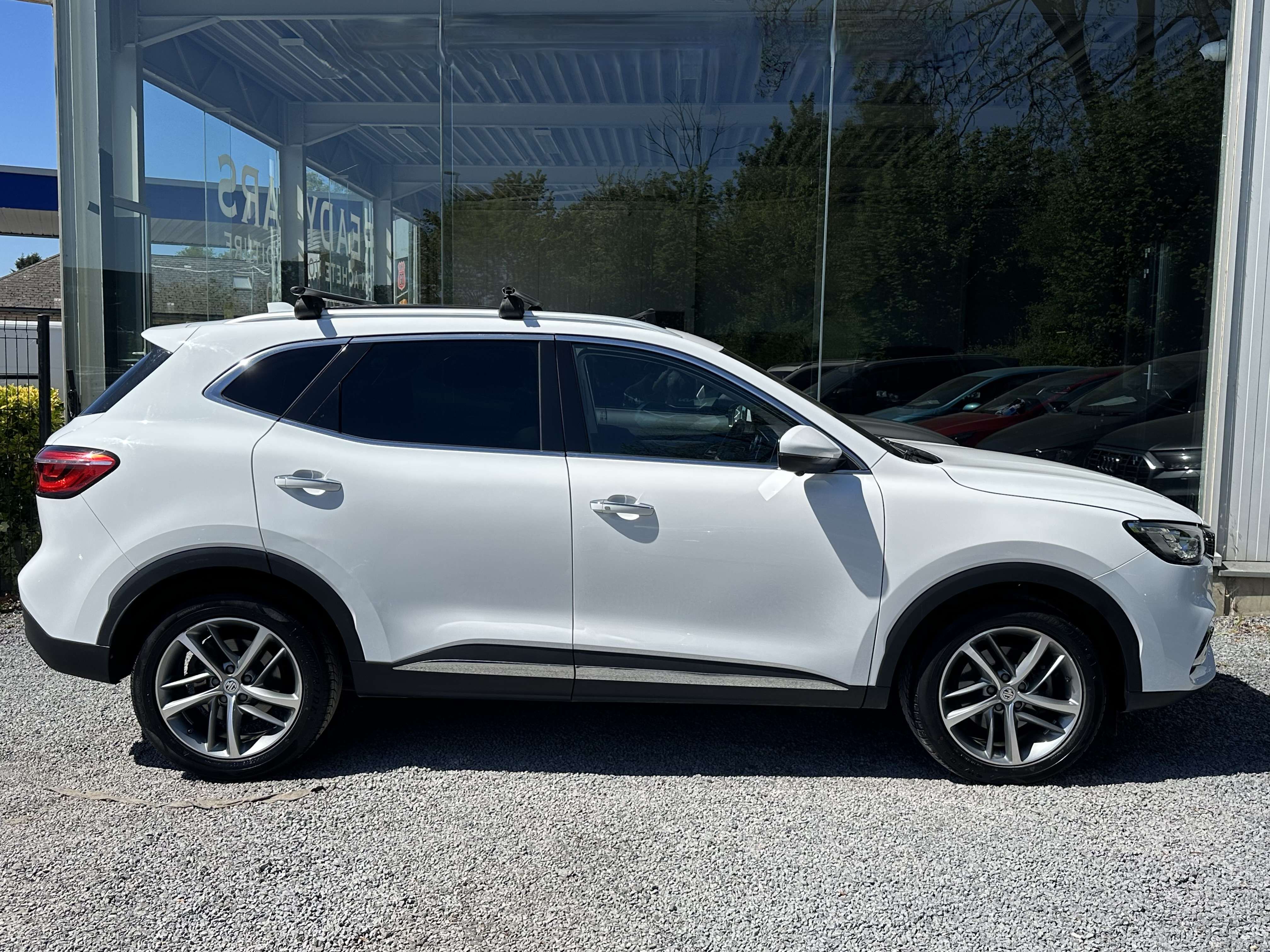 MG HS 1.5*FULL OPTION*PANO*ATT-REMORQUE*CAM 360*GARANTIE