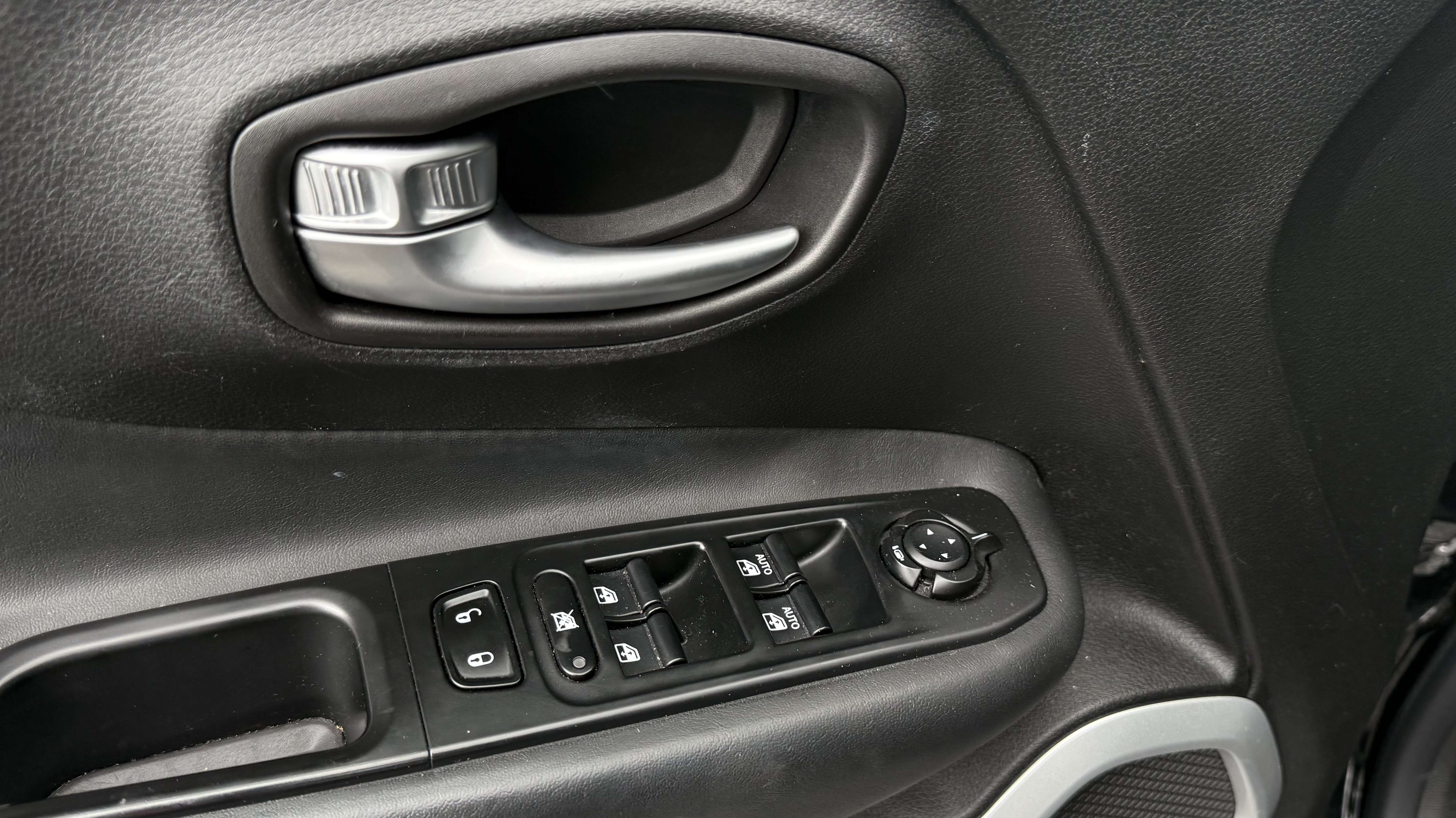 Jeep Renegade Renegade 2.0 MJD 4x4 Limited ATX NAVI CUIR CLIM JA