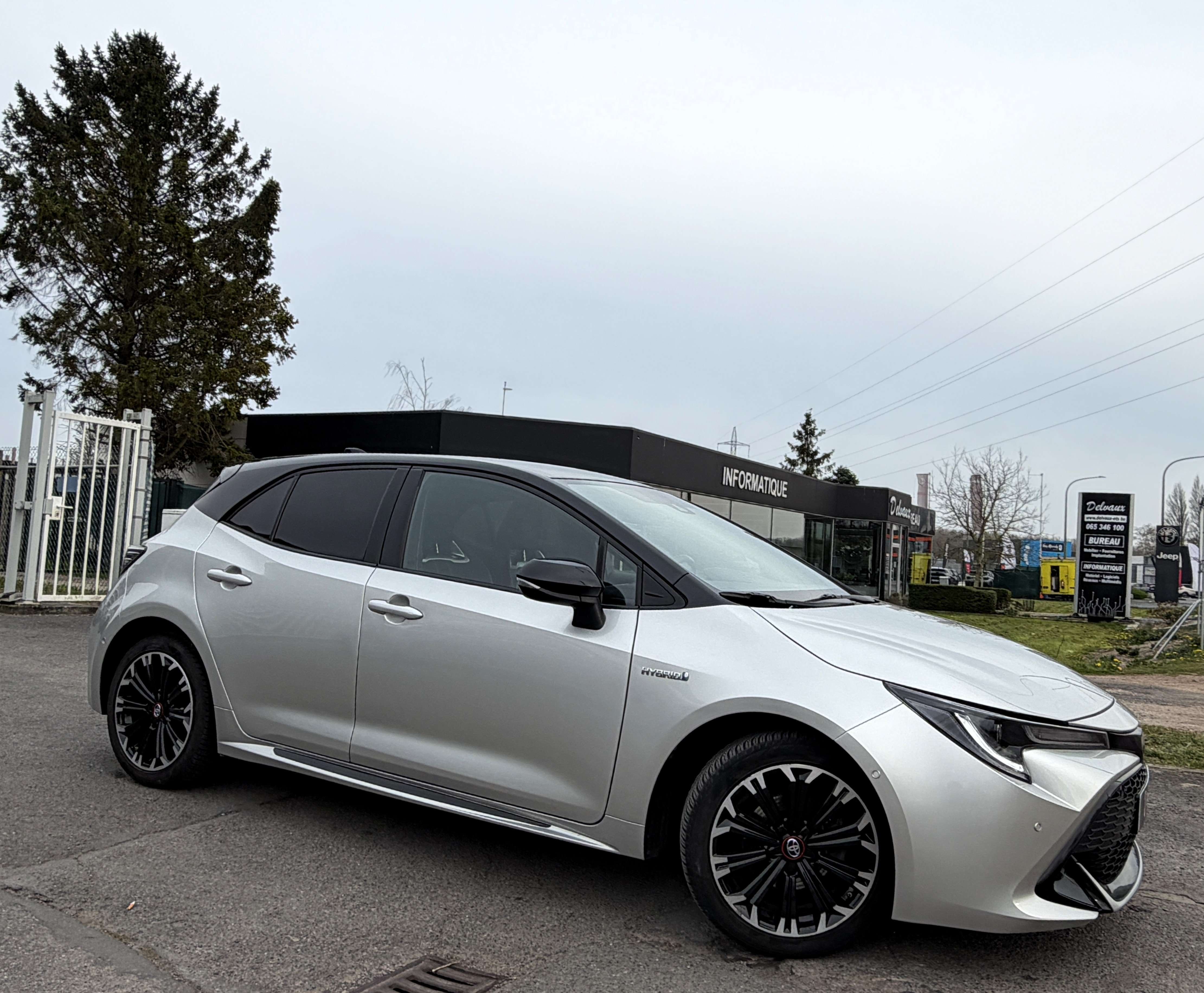 Toyota Corolla Hybrid 1.8 GR Sport e-CVT LED/CAMERA/NAVI/KEYLESS