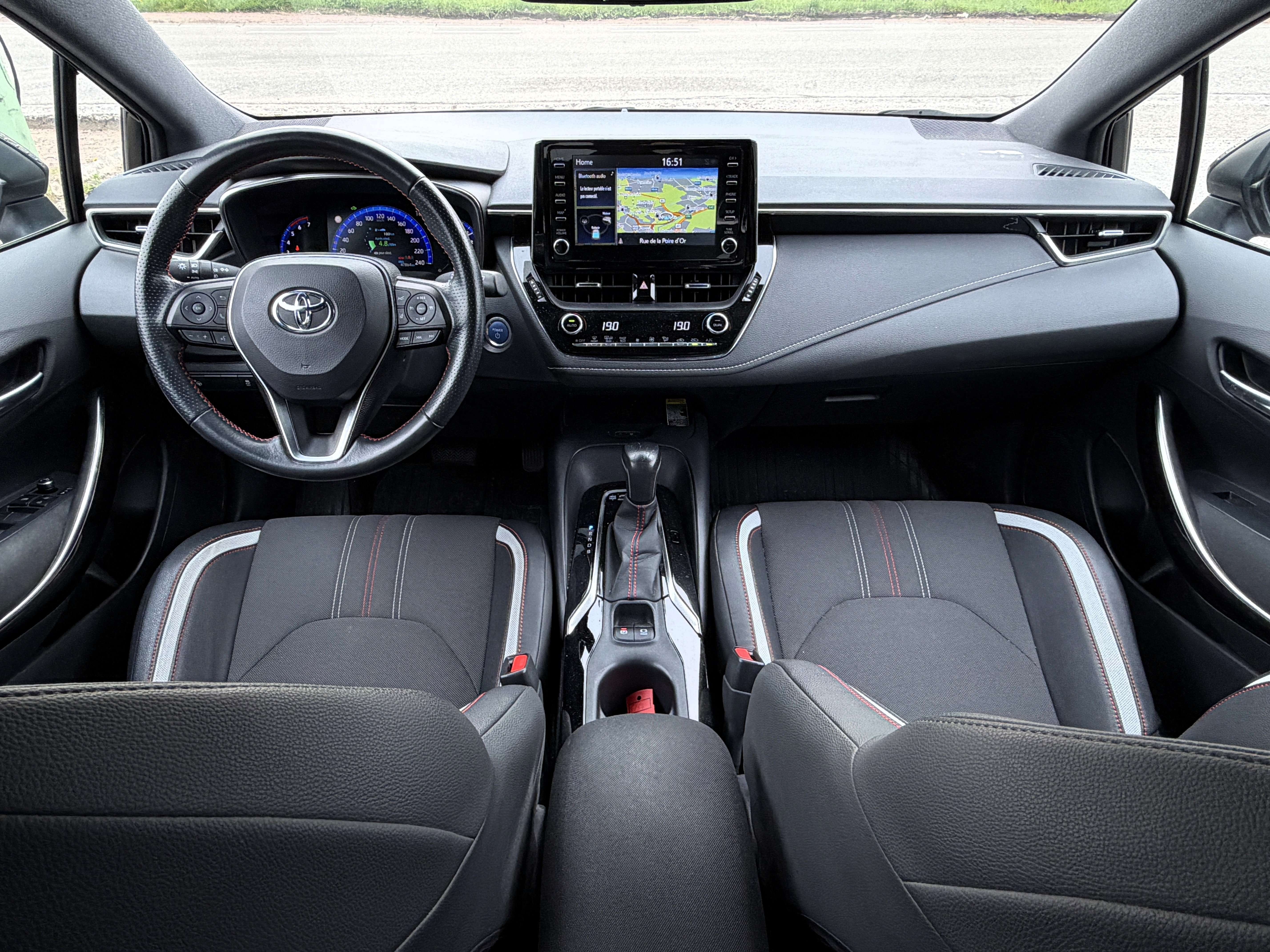 Toyota Corolla Hybrid 1.8 GR Sport e-CVT LED/CAMERA/NAVI/KEYLESS