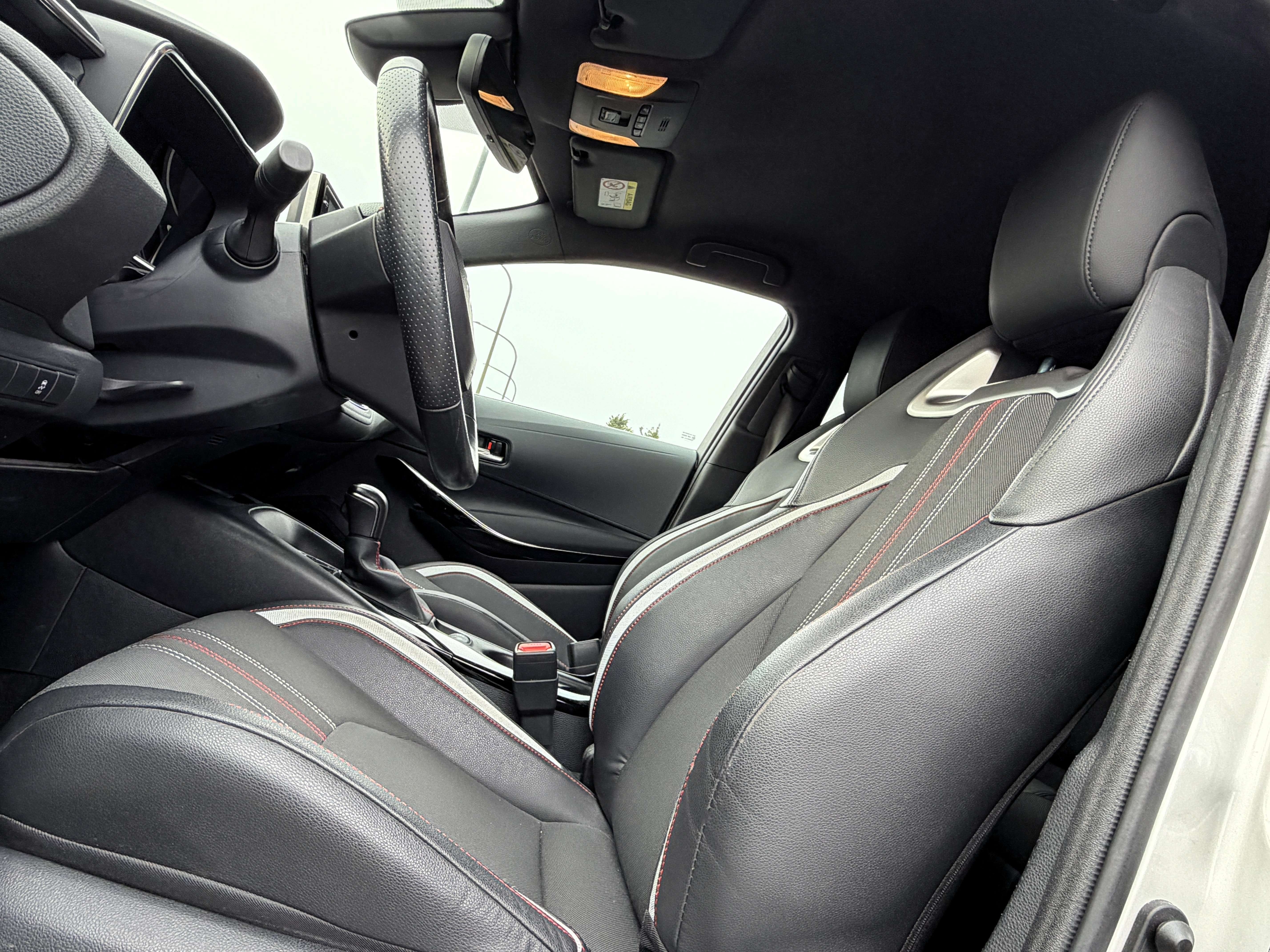 Toyota Corolla Hybrid 1.8 GR Sport e-CVT LED/CAMERA/NAVI/KEYLESS