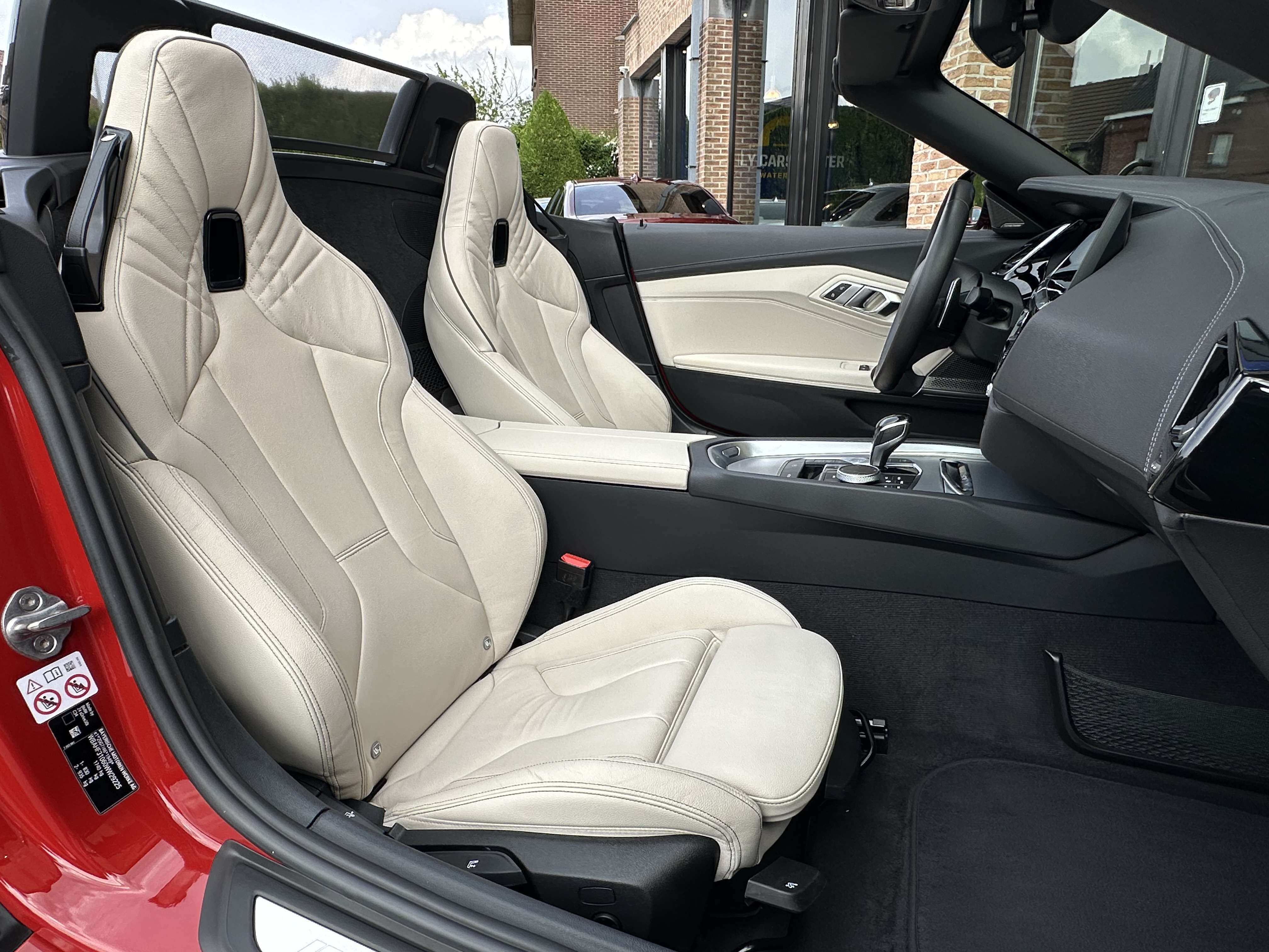 BMW Z4 2.0iAS sDrive30i I M Sport I Cuir I CarPlay I 1er main I HK I Cam