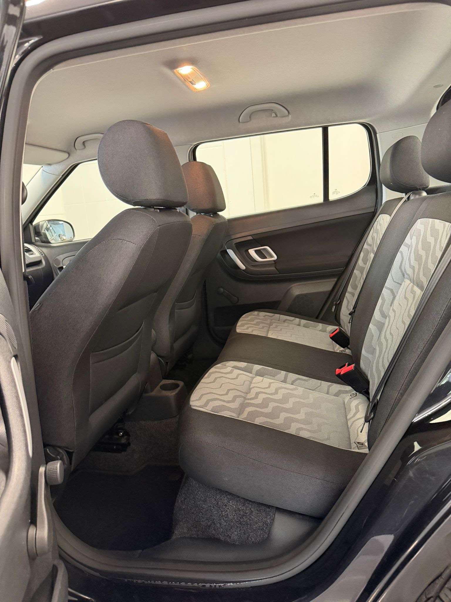 Skoda Fabia 1.2i Ambiente 1 Jaar garantie