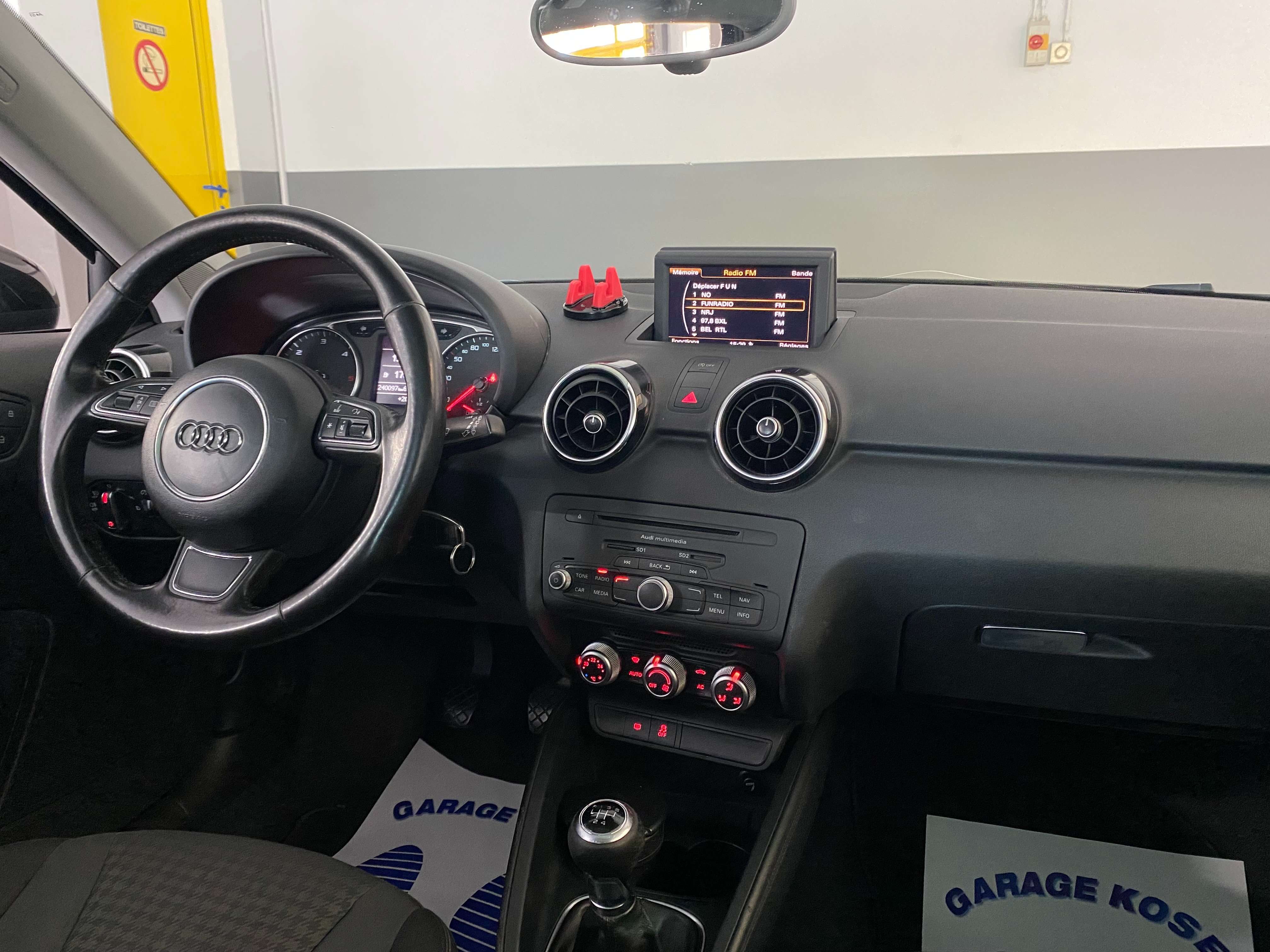 Audi A1 A1 1.6 TDi Attraction  // PRET A IMMATRICULLER +CT OK //