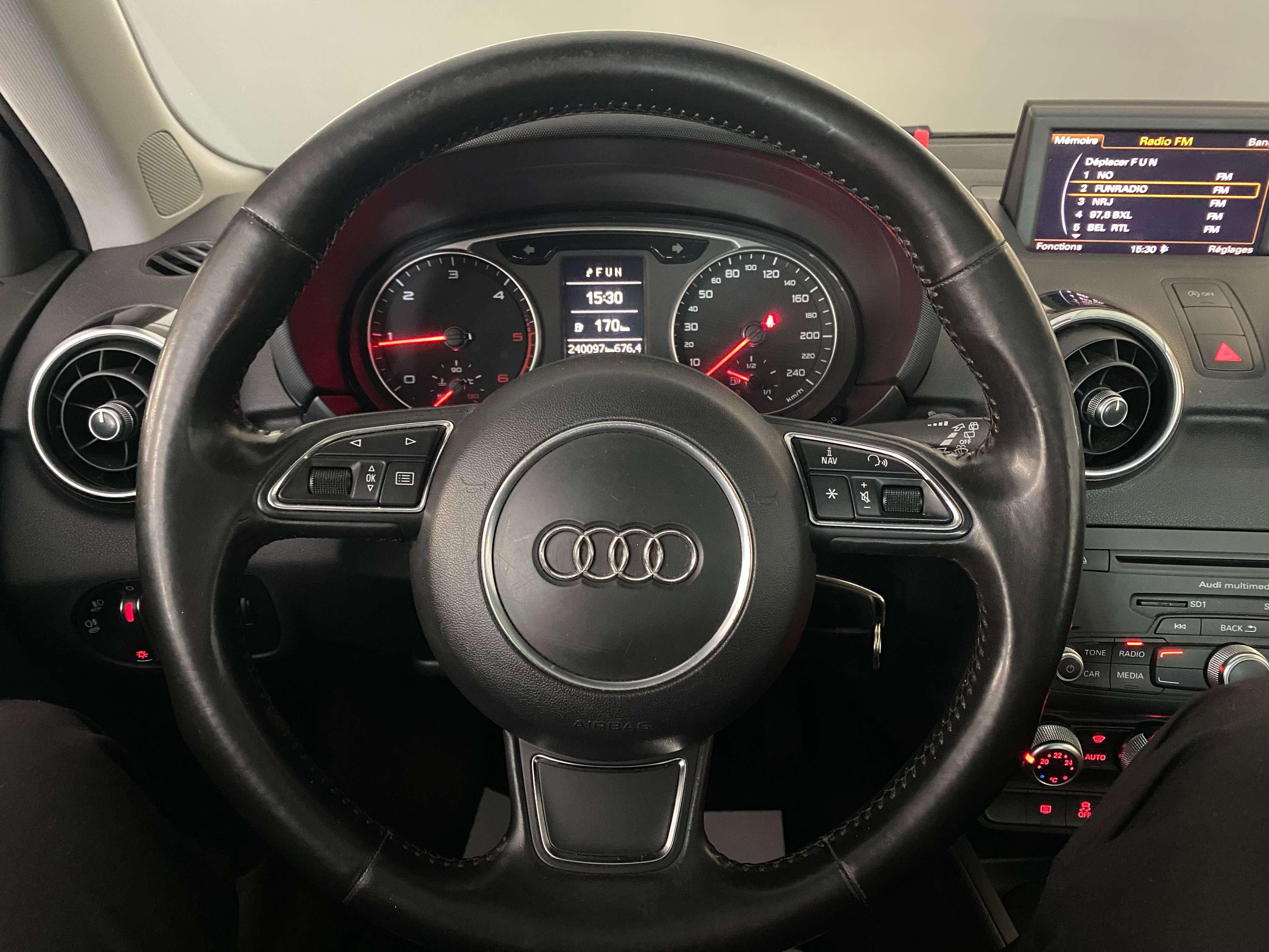Audi A1 A1 1.6 TDi Attraction  // PRET A IMMATRICULLER +CT OK //