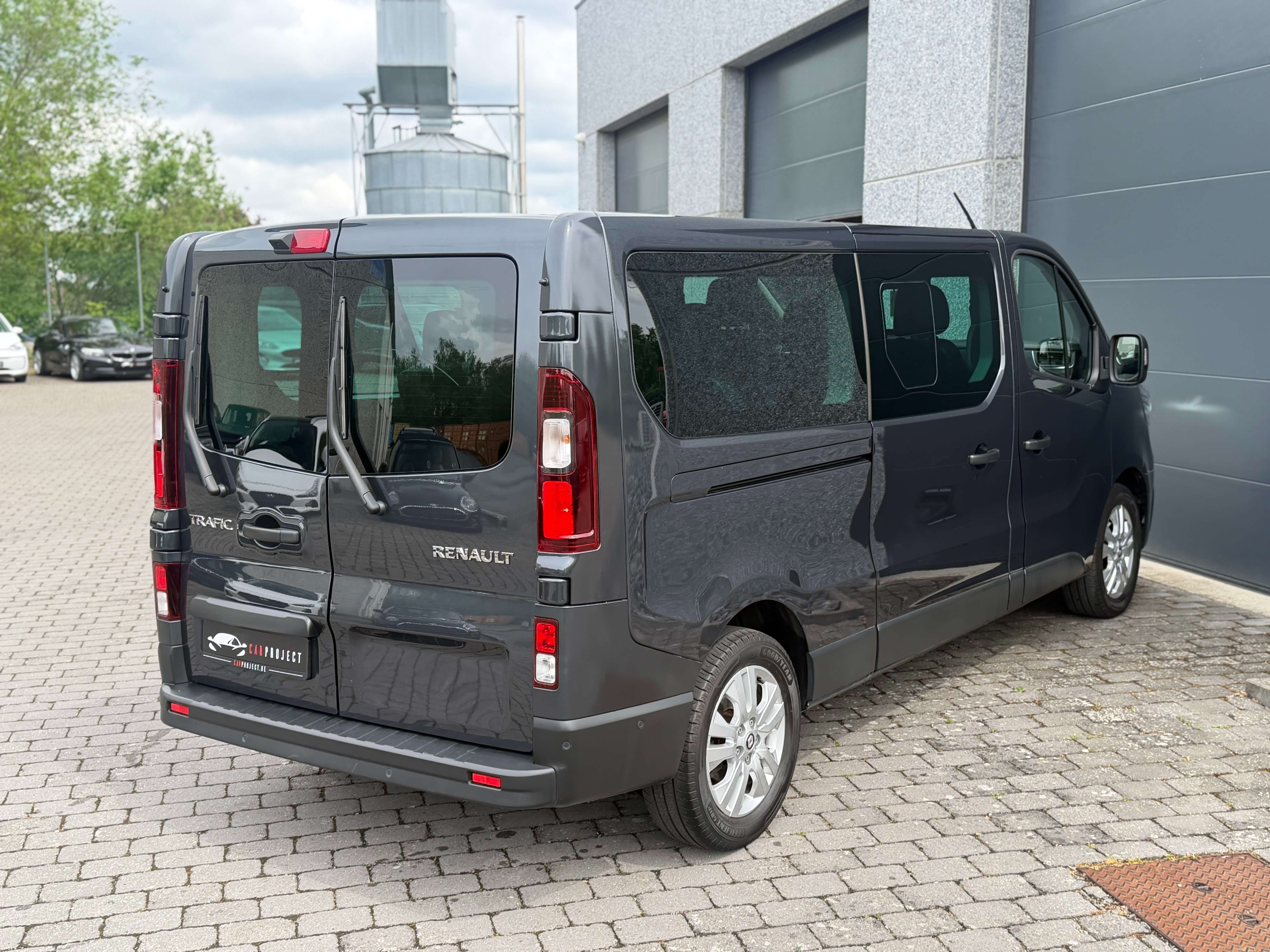 Renault Trafic 2.0 BluedCi, 9PLACES, Boite Auto, Camera, Capteurs AV/AR, GPS,