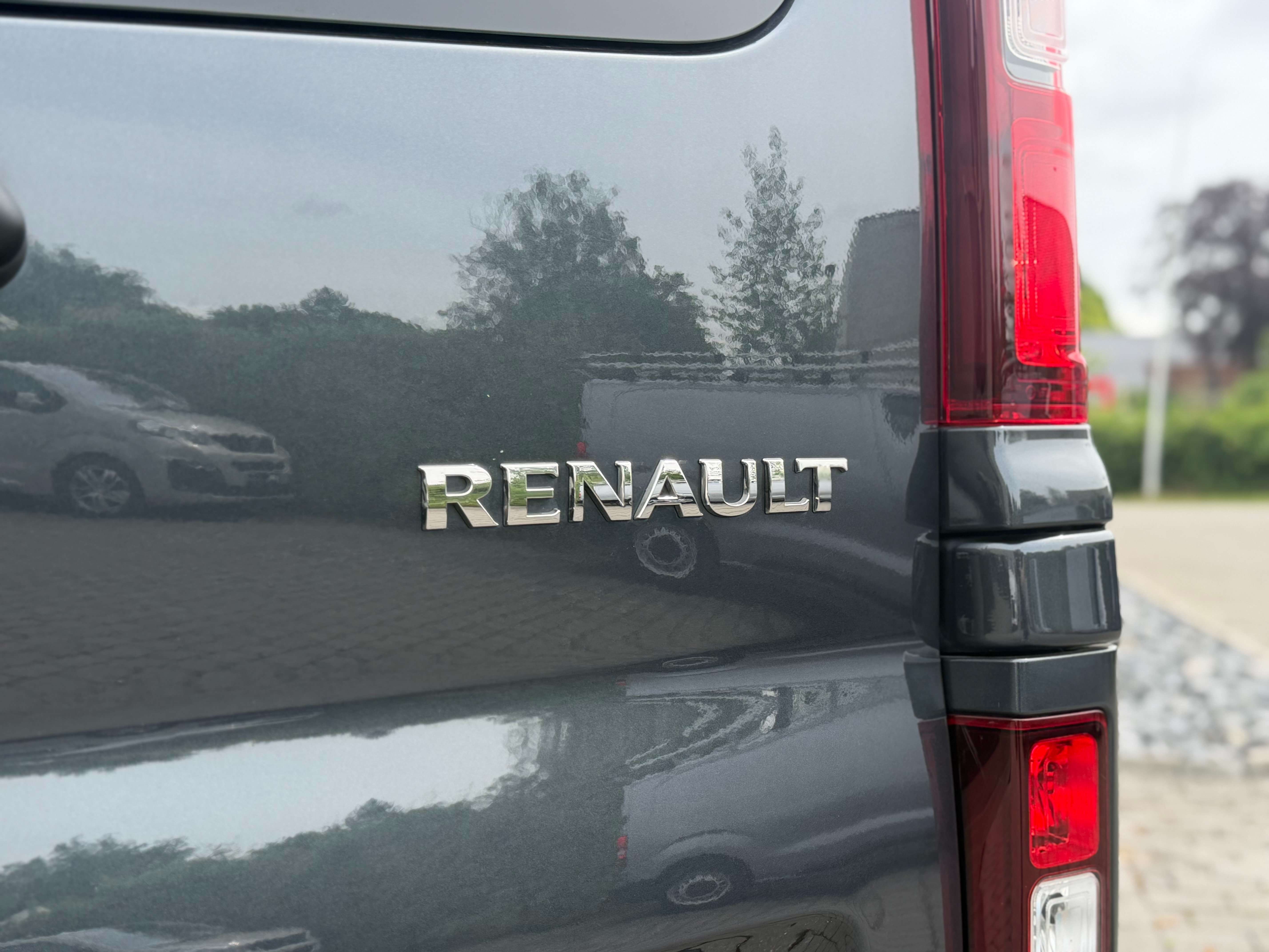 Renault Trafic 2.0 BluedCi, 9PLACES, Boite Auto, Camera, Capteurs AV/AR, GPS,
