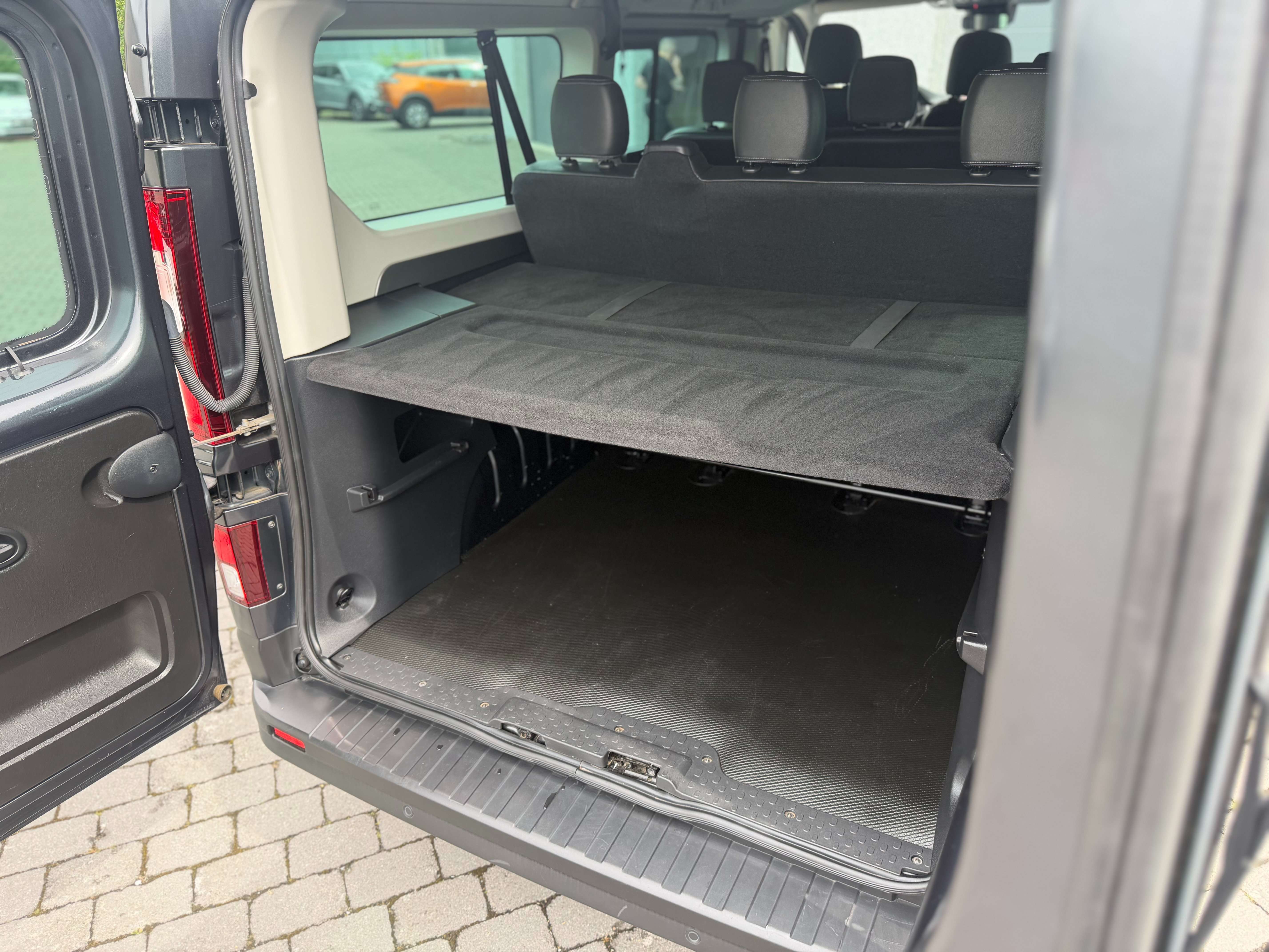 Renault Trafic 2.0 BluedCi, 9PLACES, Boite Auto, Camera, Capteurs AV/AR, GPS,