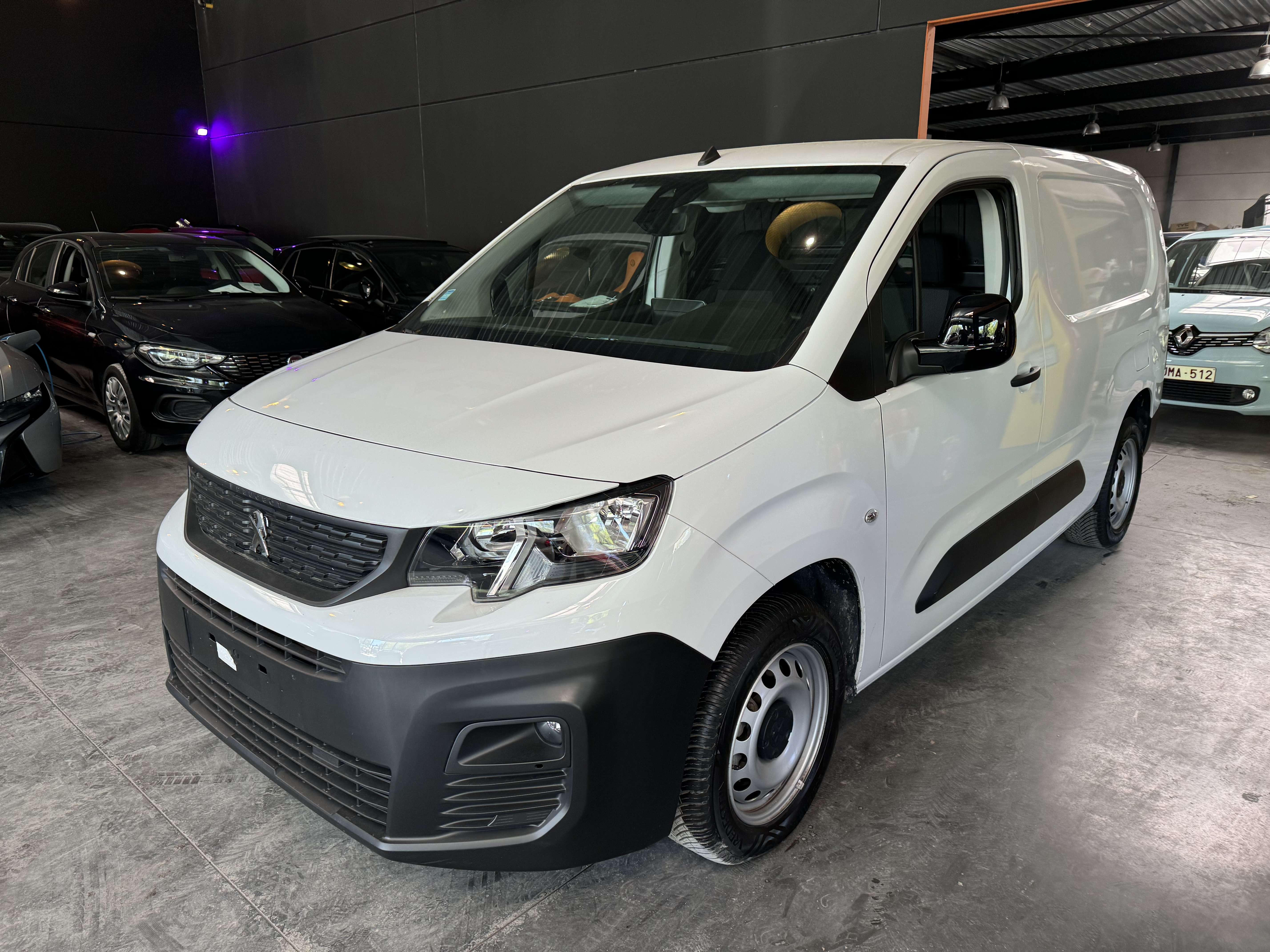 Peugeot Partner 1.5  AUTOMATIQUE - 1.742 KM ! UTILITAIRE - LIM/REG