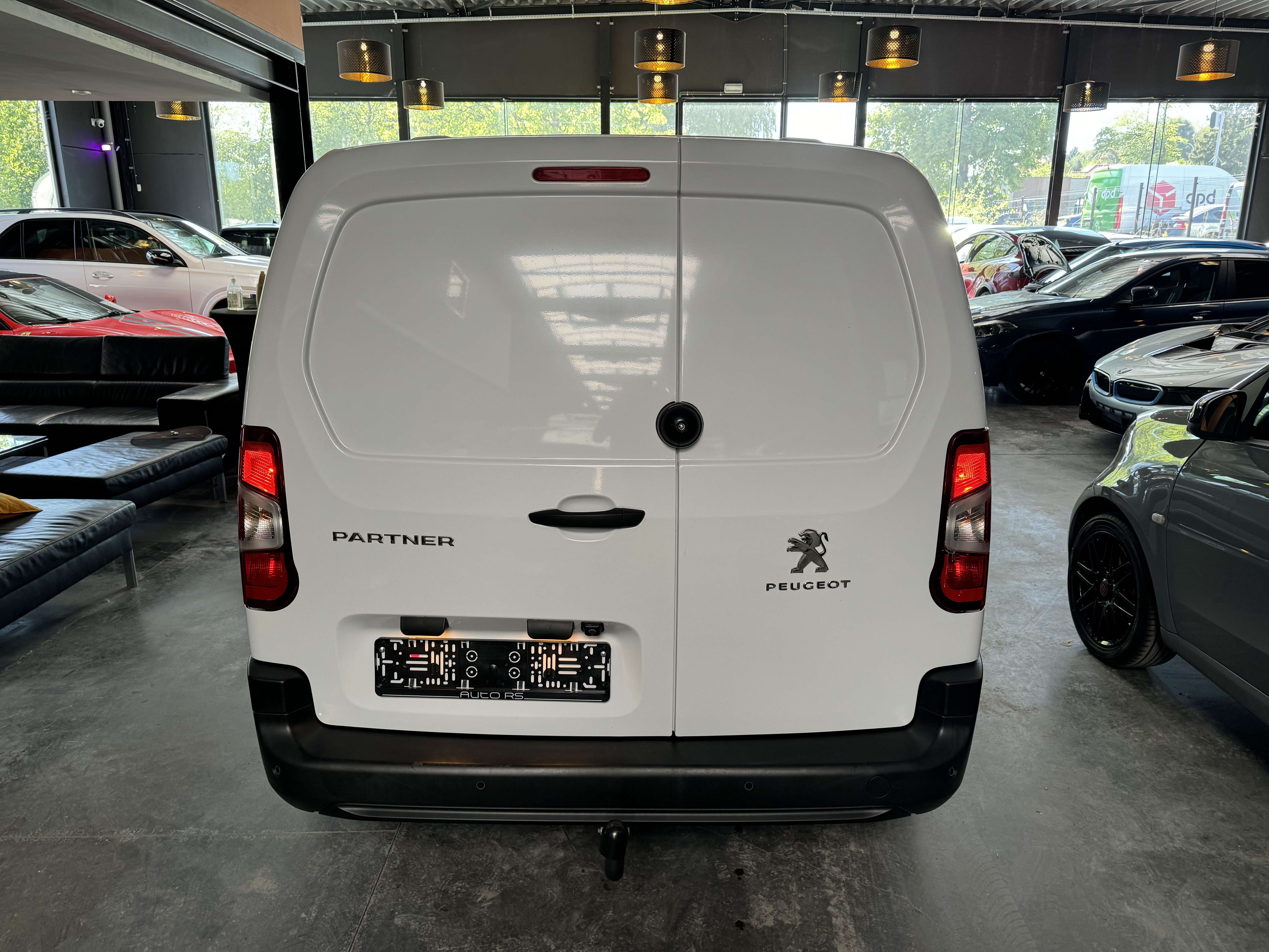 Peugeot Partner 1.5  AUTOMATIQUE - 1.742 KM ! UTILITAIRE - LIM/REG
