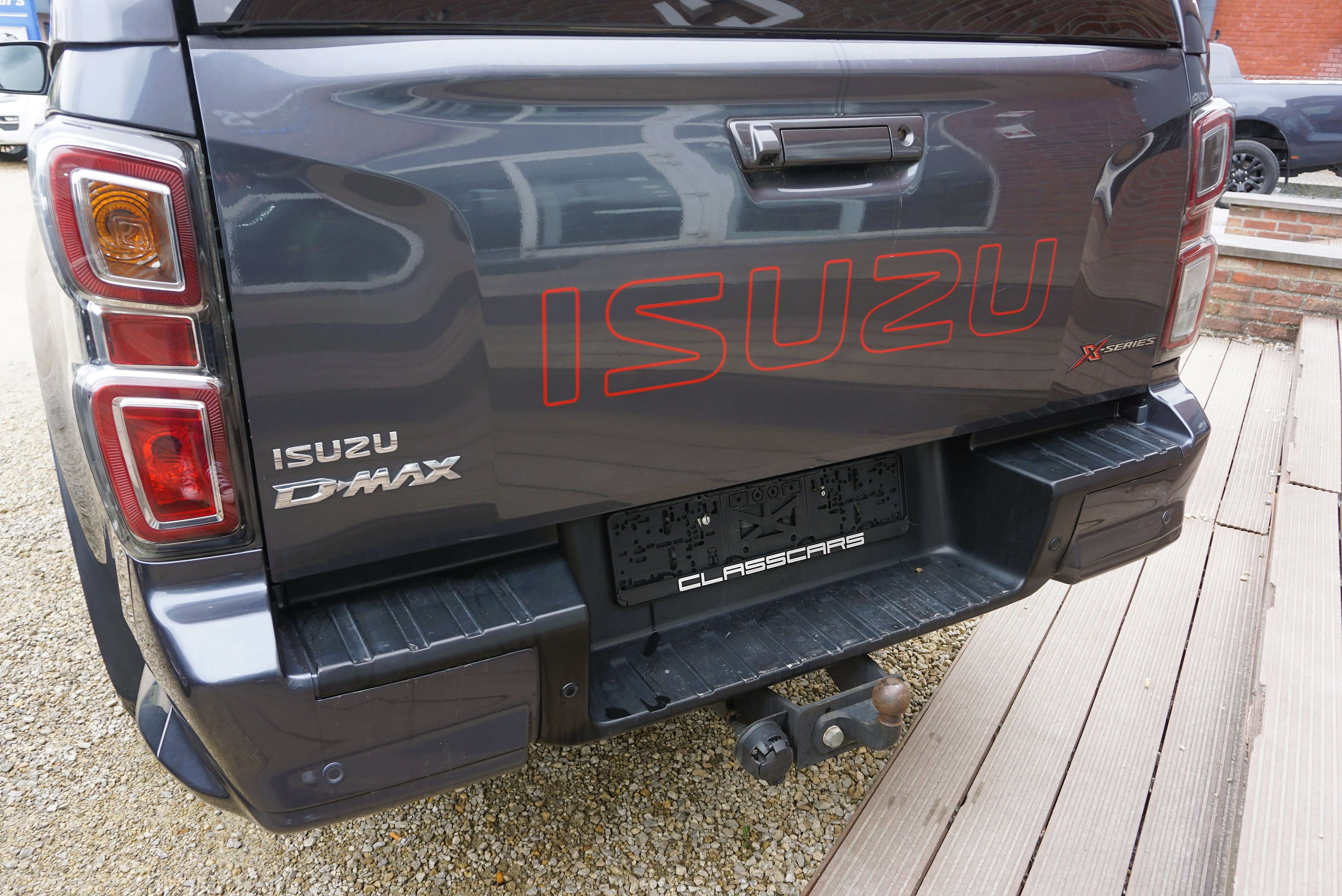 Isuzu D-Max 1.9 TURBO D 4WD X-SERIES HARDTOP CARPLAY CARNET COMPLET