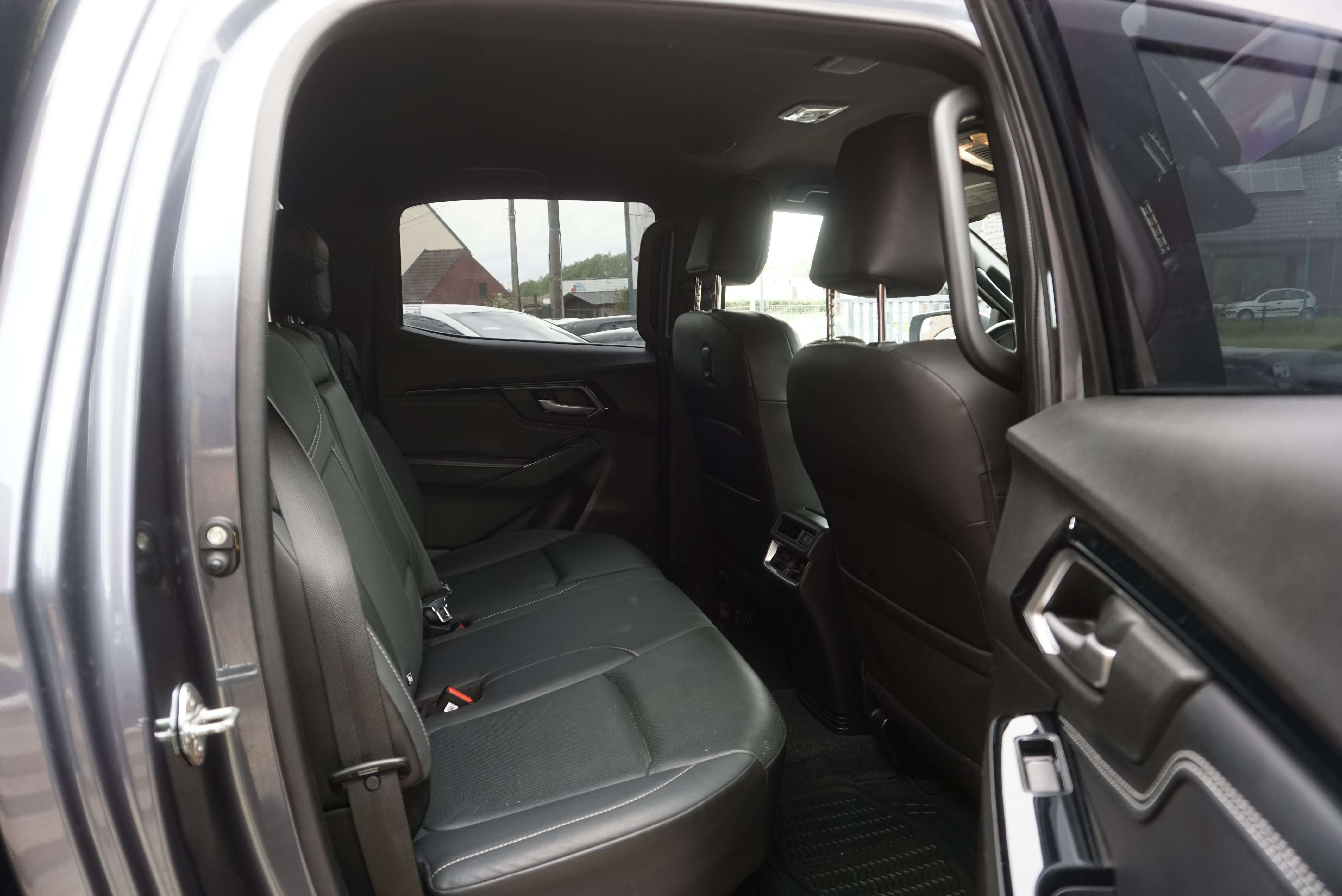 Isuzu D-Max 1.9 TURBO D 4WD X-SERIES HARDTOP CARPLAY CARNET COMPLET