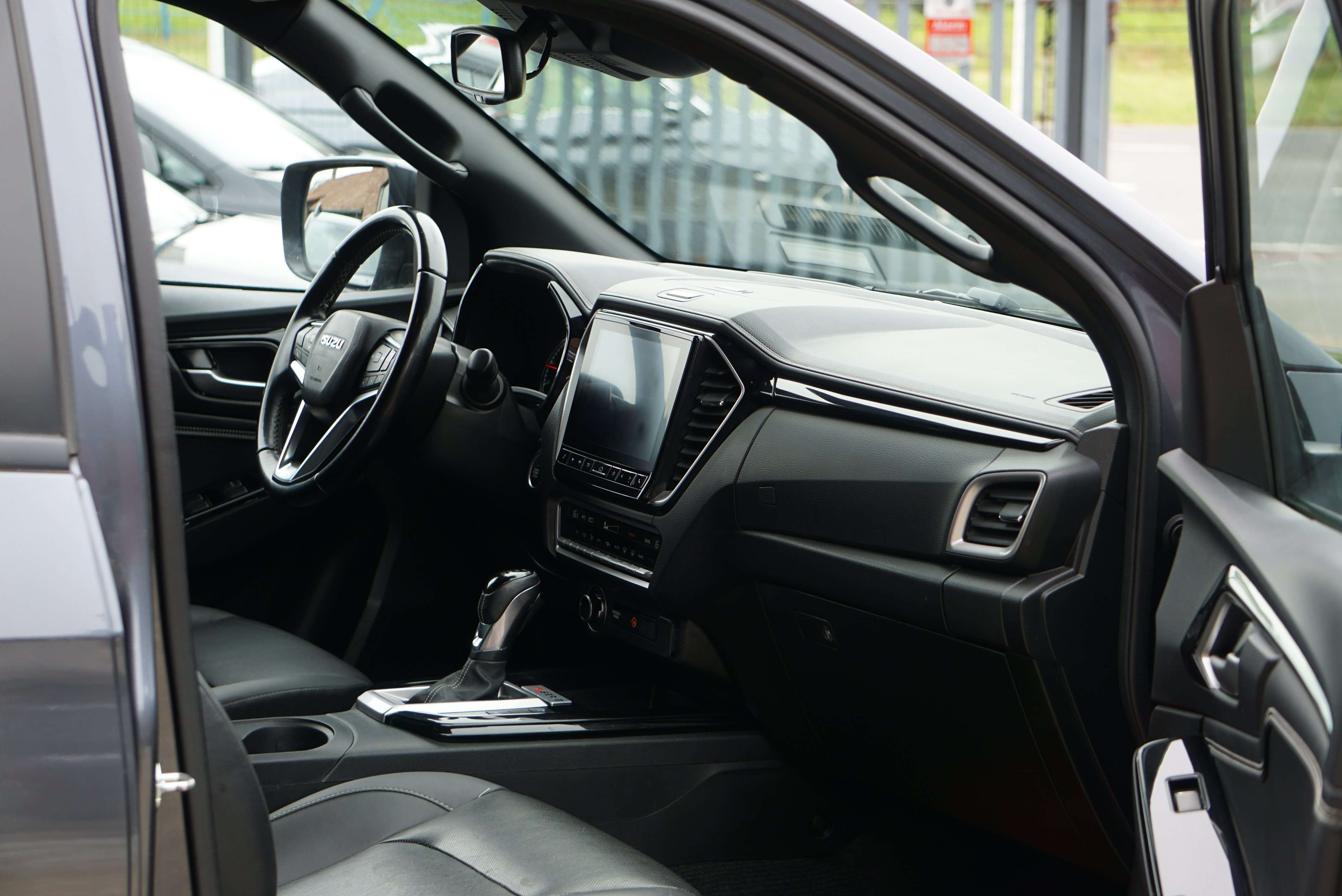 Isuzu D-Max 1.9 TURBO D 4WD X-SERIES HARDTOP CARPLAY CARNET COMPLET