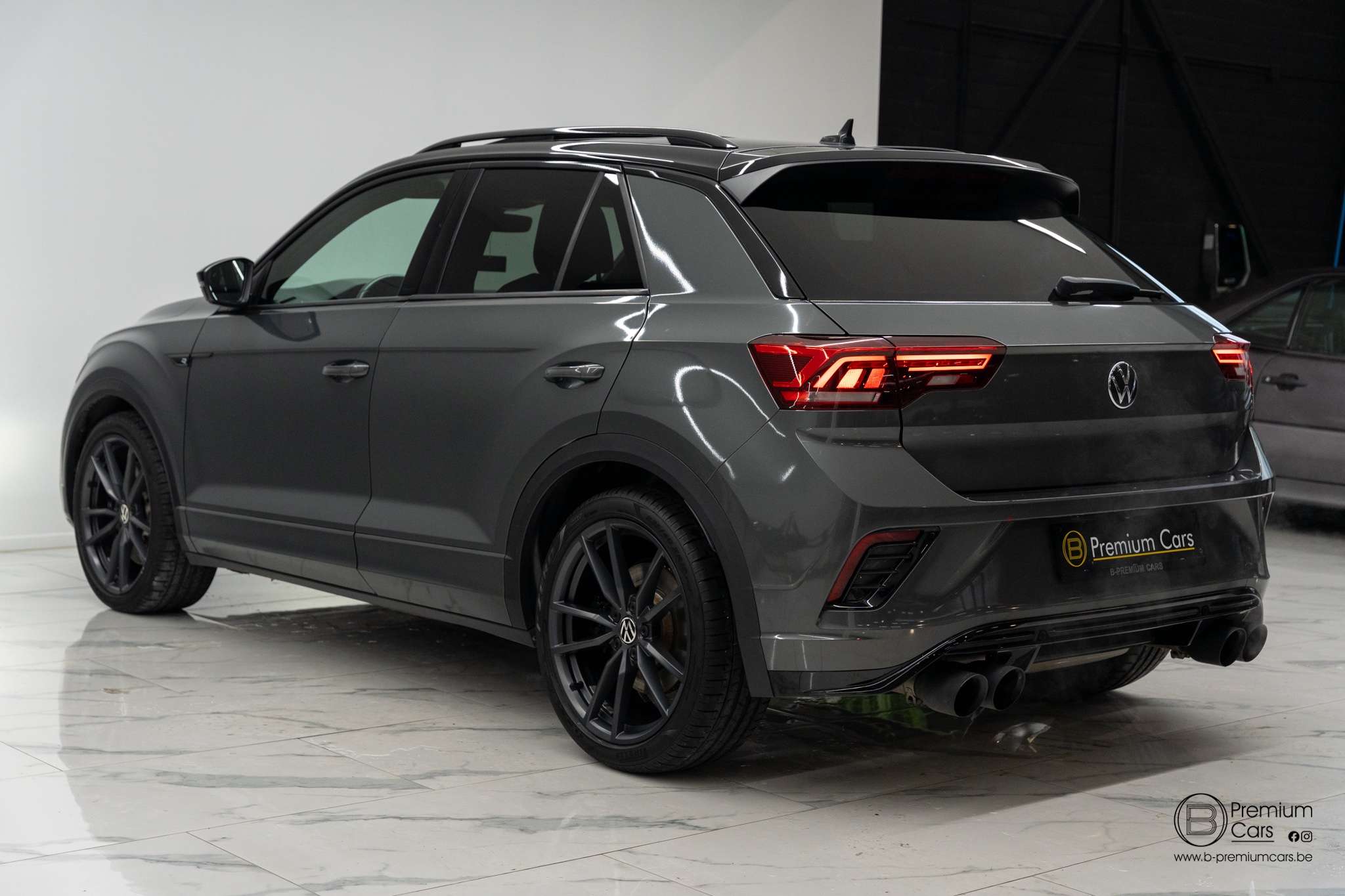 Volkswagen T-Roc R 2.0tsi 4 motion! Full, Akrapovic, Pano, garantie!