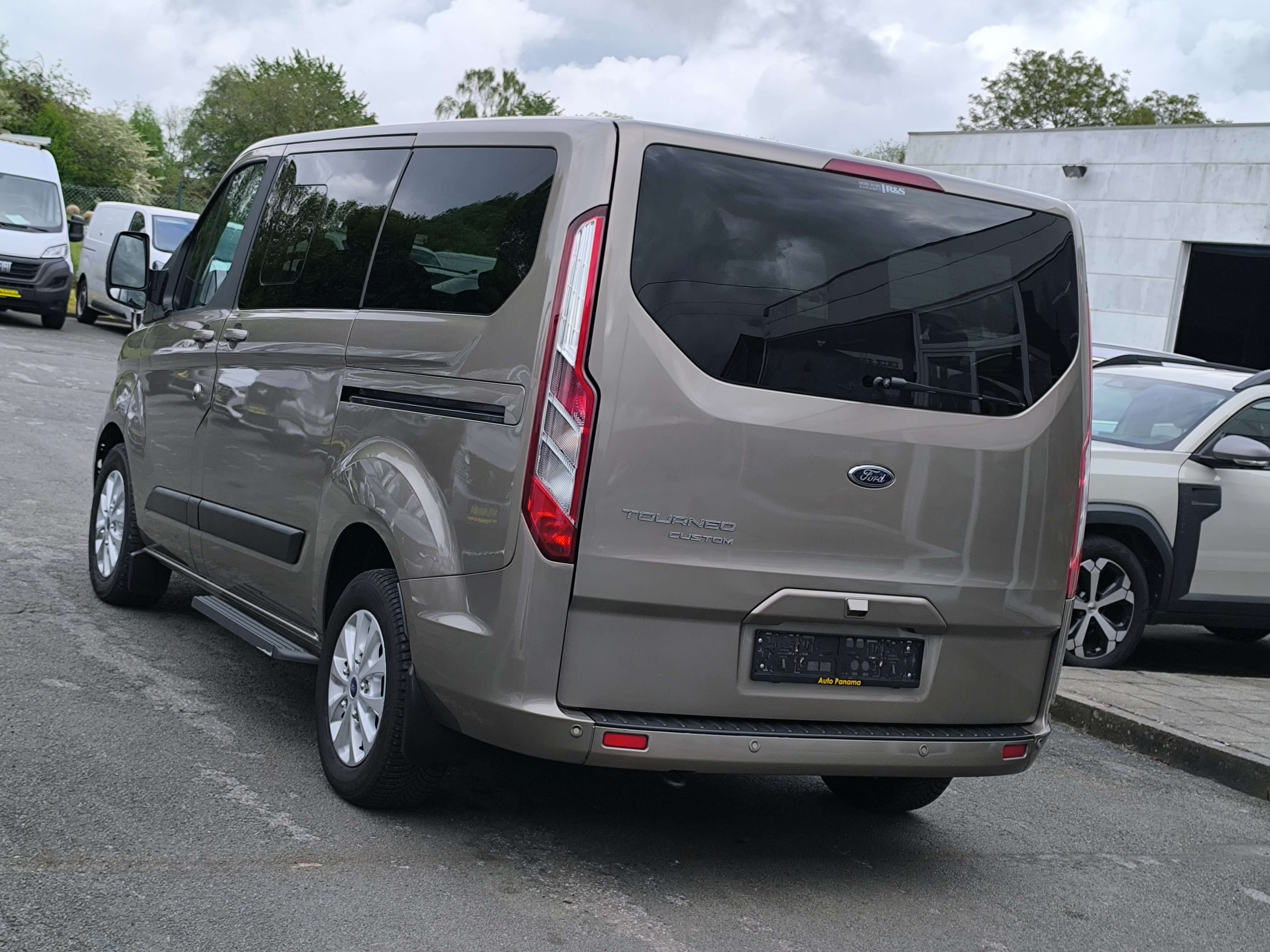 Ford Tourneo Custom 2.0 TDCi L1H1 Trend S/S 8 PLACES CLIM GPS