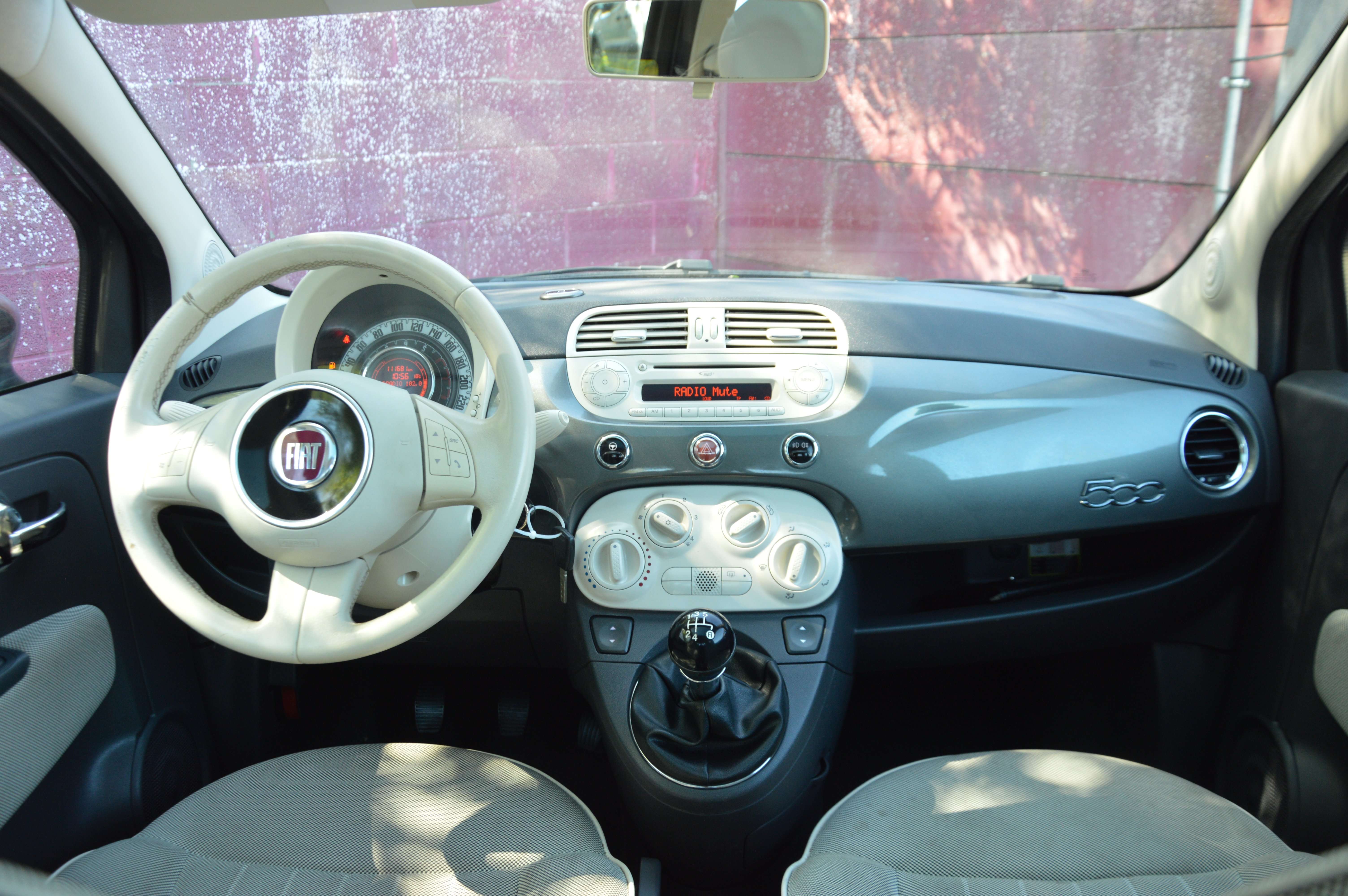 Fiat 500 1.2i Lounge TOIT PANO CLIM 111.681KM