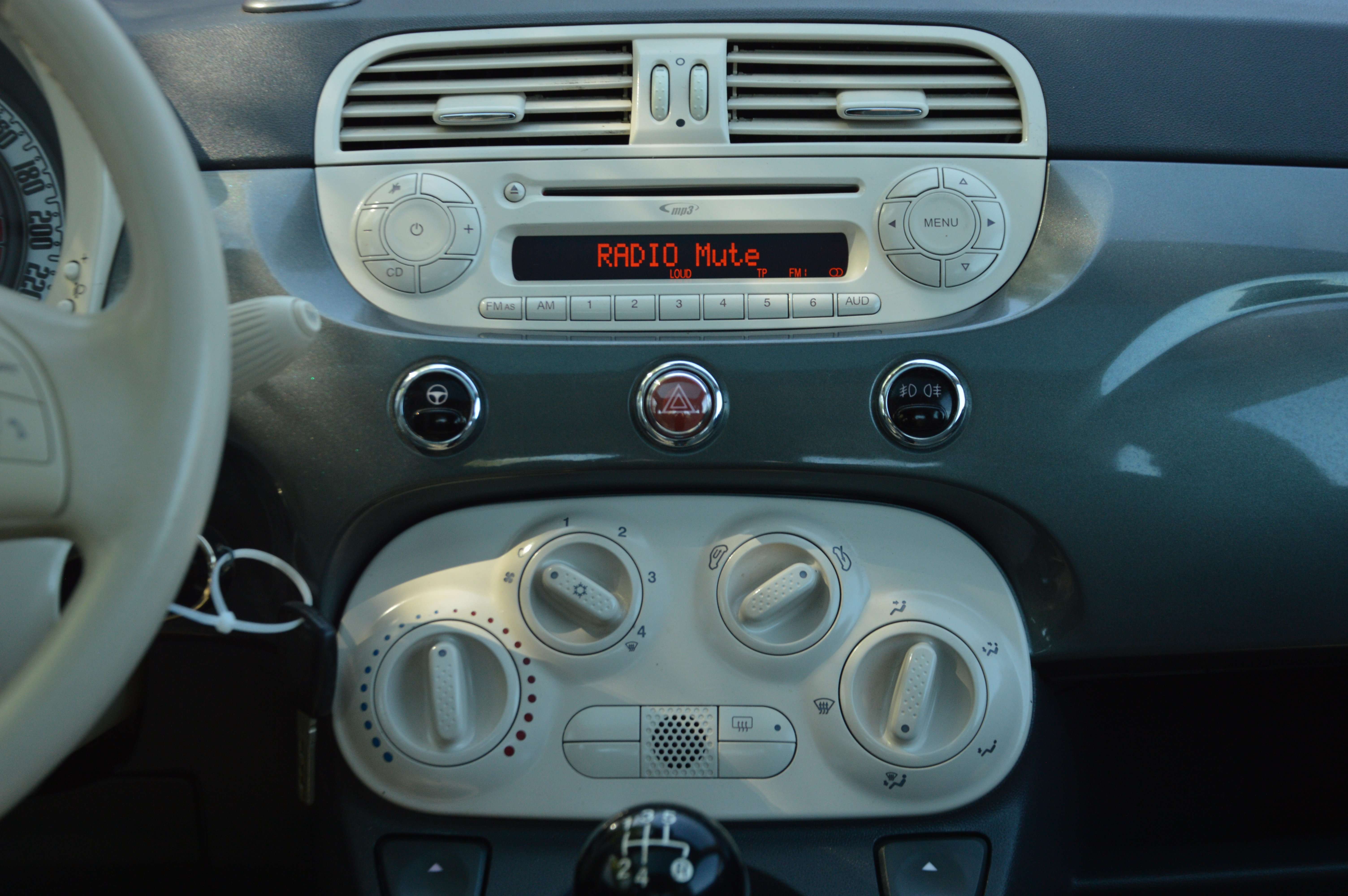 Fiat 500 1.2i Lounge TOIT PANO CLIM 111.681KM