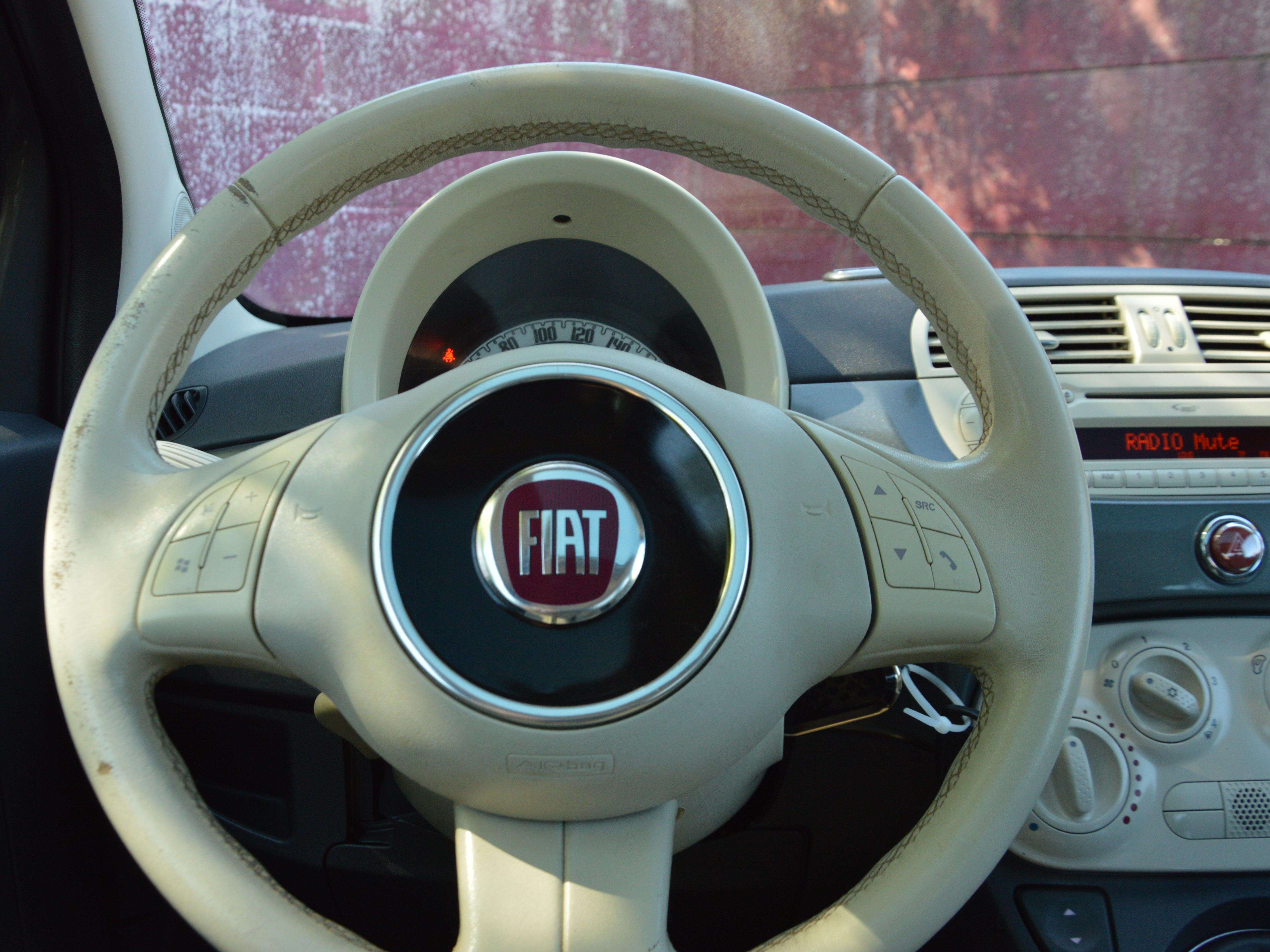Fiat 500 1.2i Lounge TOIT PANO CLIM 111.681KM