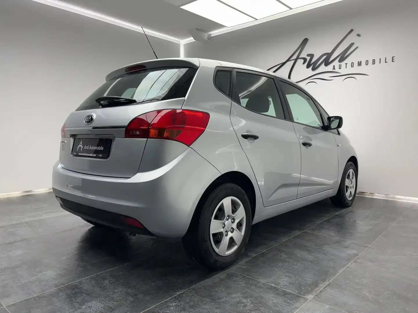 Kia Venga 1.4i *PHARE AUTO*GARANTIE 12 MOIS*