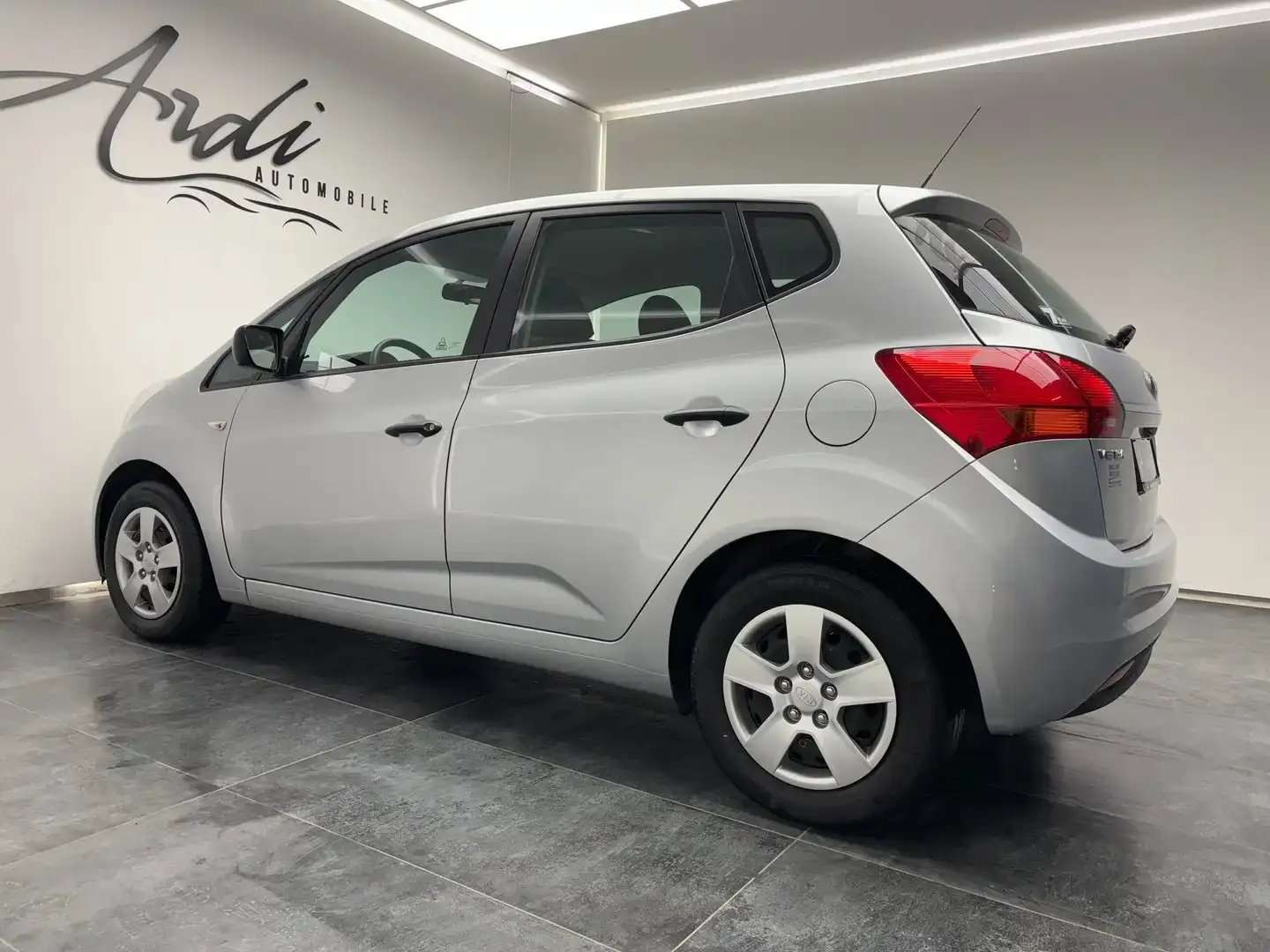 Kia Venga 1.4i *PHARE AUTO*GARANTIE 12 MOIS*