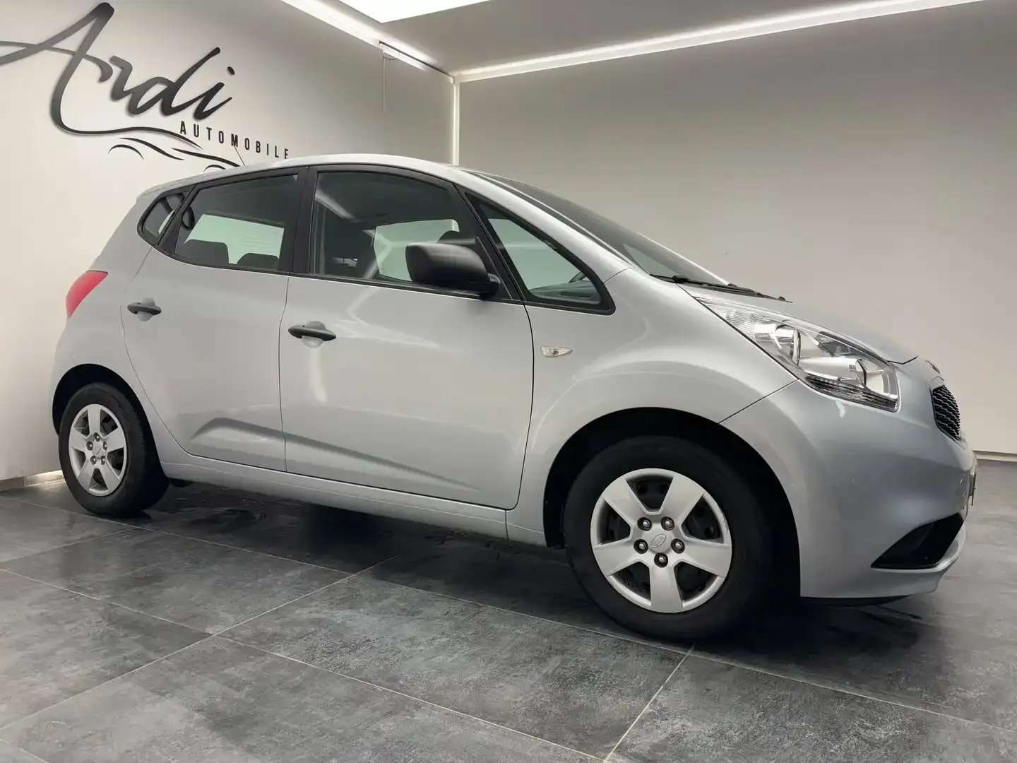 Kia Venga 1.4i *PHARE AUTO*GARANTIE 12 MOIS*
