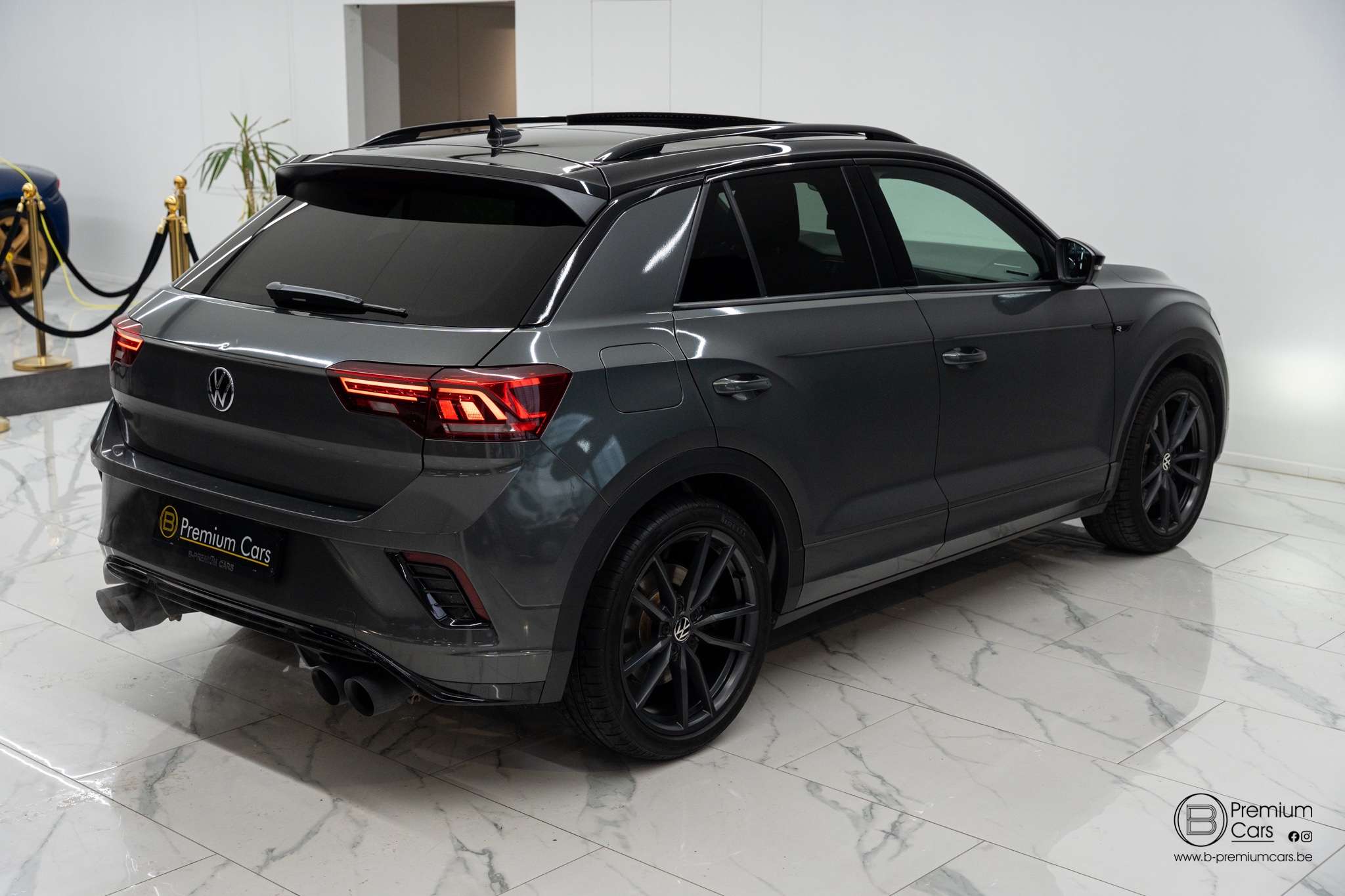 Volkswagen T-Roc R 2.0tsi 4 motion! Full, Akrapovic, Pano, garantie!