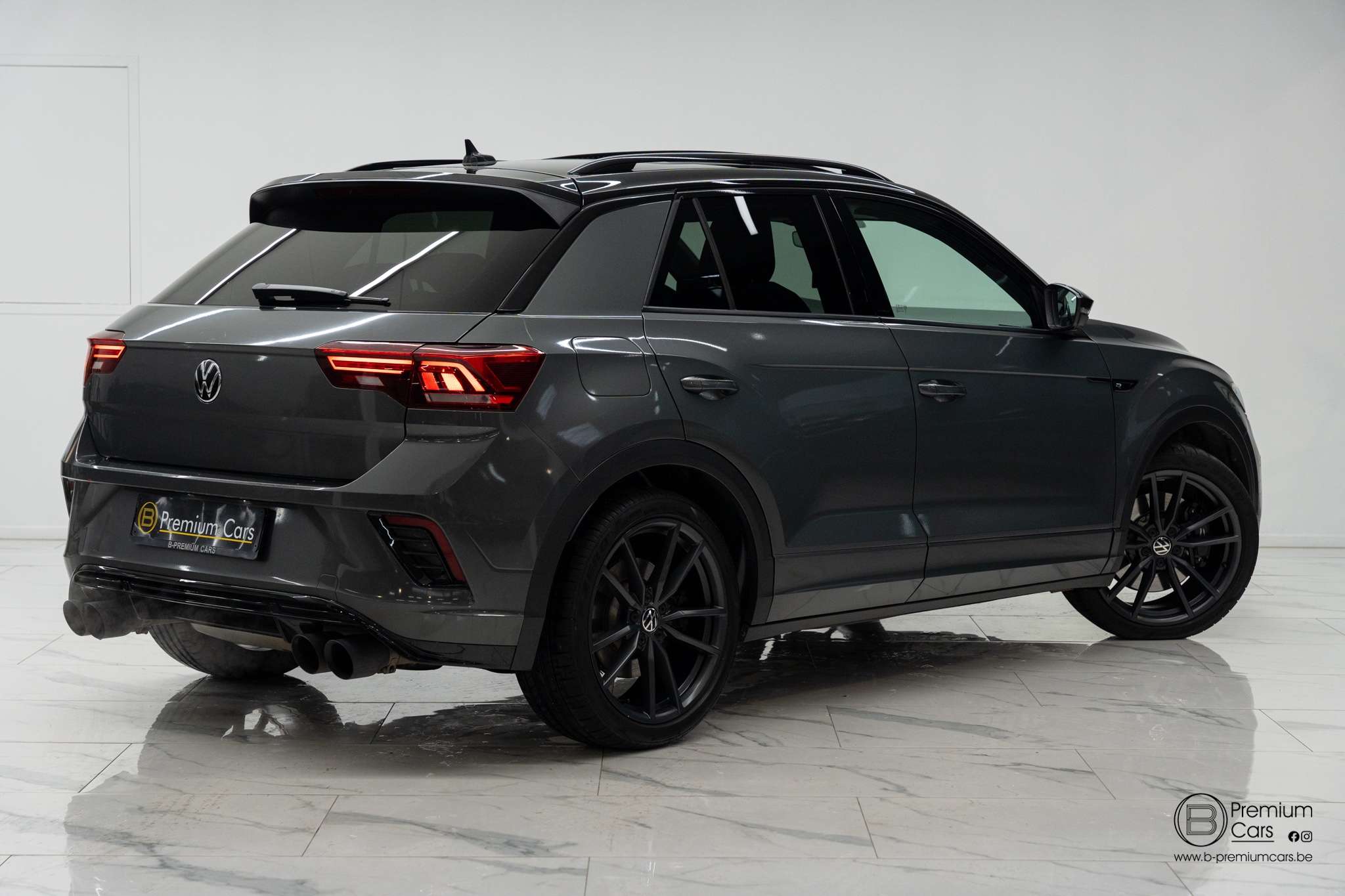 Volkswagen T-Roc R 2.0tsi 4 motion! Full, Akrapovic, Pano, garantie!