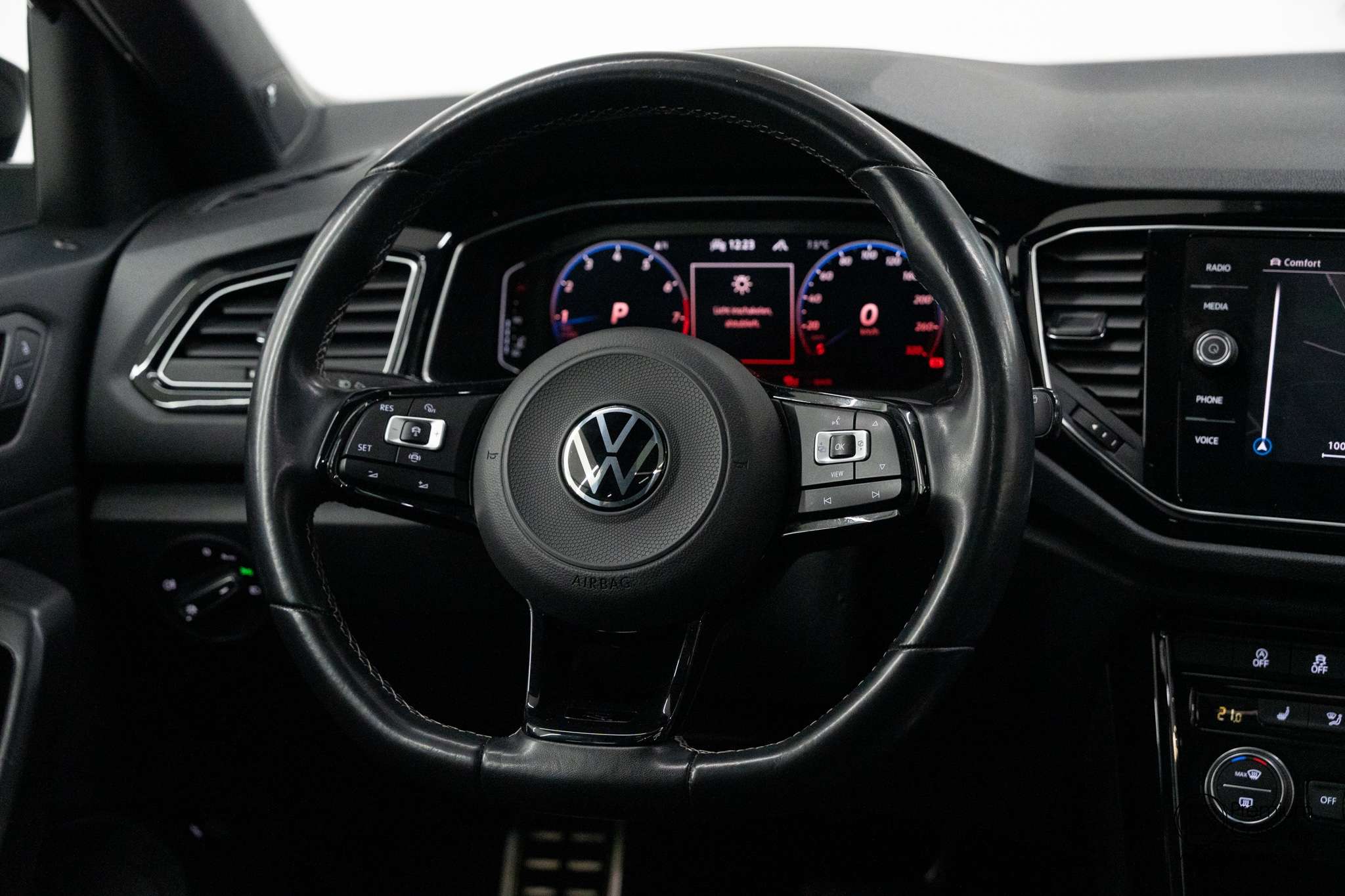 Volkswagen T-Roc R 2.0tsi 4 motion! Full, Akrapovic, Pano, garantie!