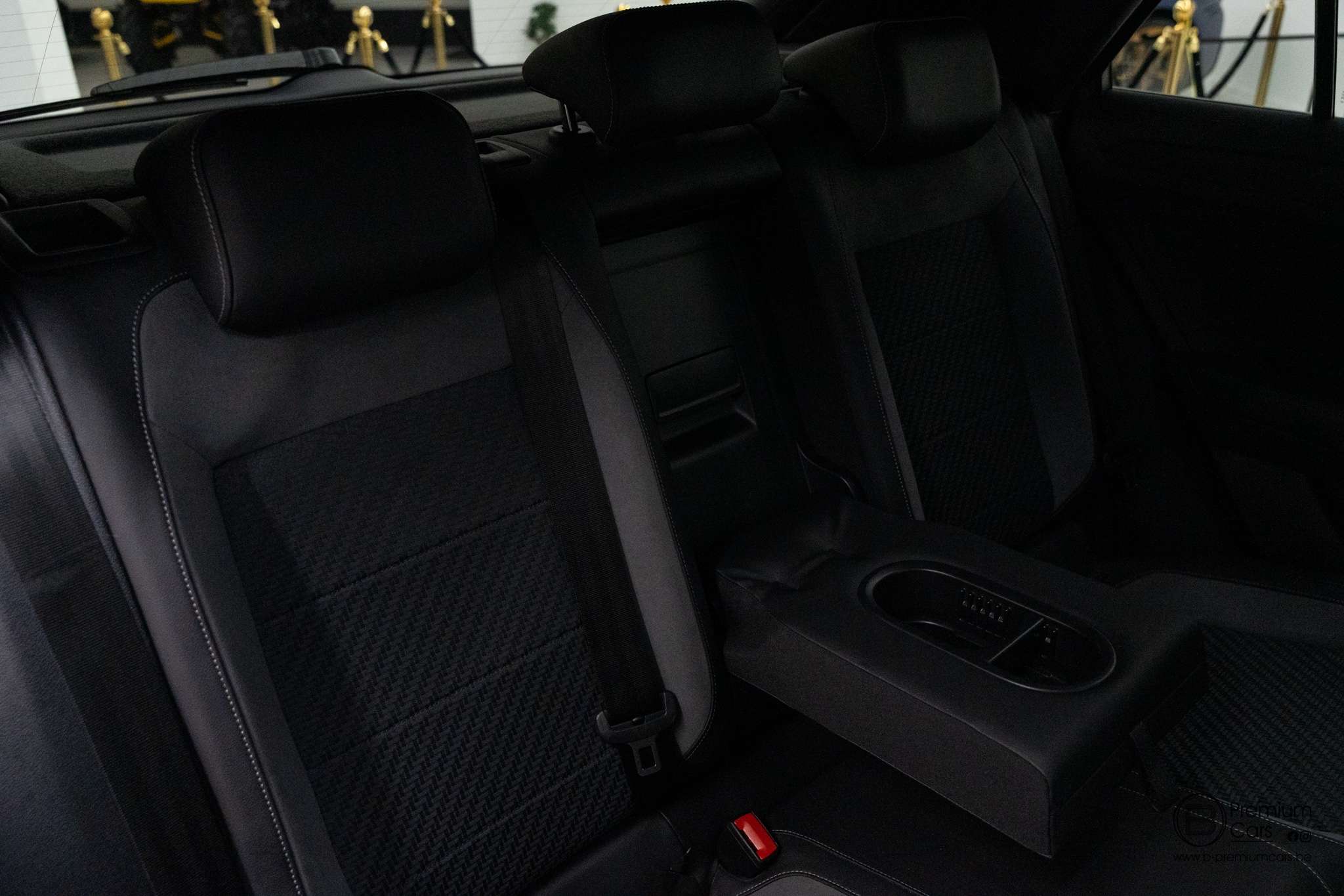 Volkswagen T-Roc R 2.0tsi 4 motion! Full, Akrapovic, Pano, garantie!