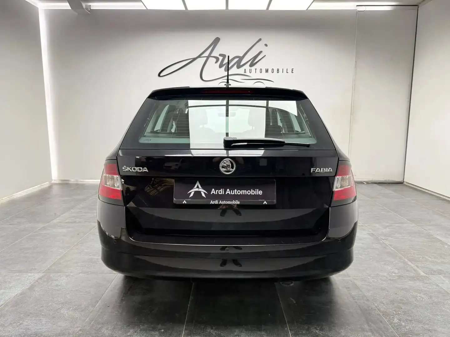 Skoda Fabia SW 1.0i *BLUETOOTH*CAPTEUR*AIRCO*1ER PROPRIO*GARANTIE*