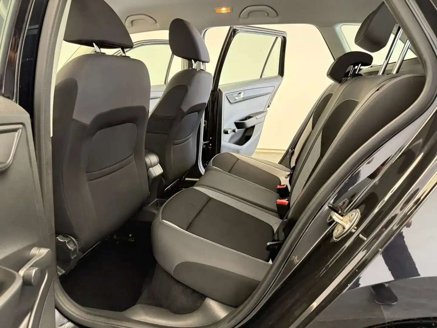 Skoda Fabia SW 1.0i *BLUETOOTH*CAPTEUR*AIRCO*1ER PROPRIO*GARANTIE*