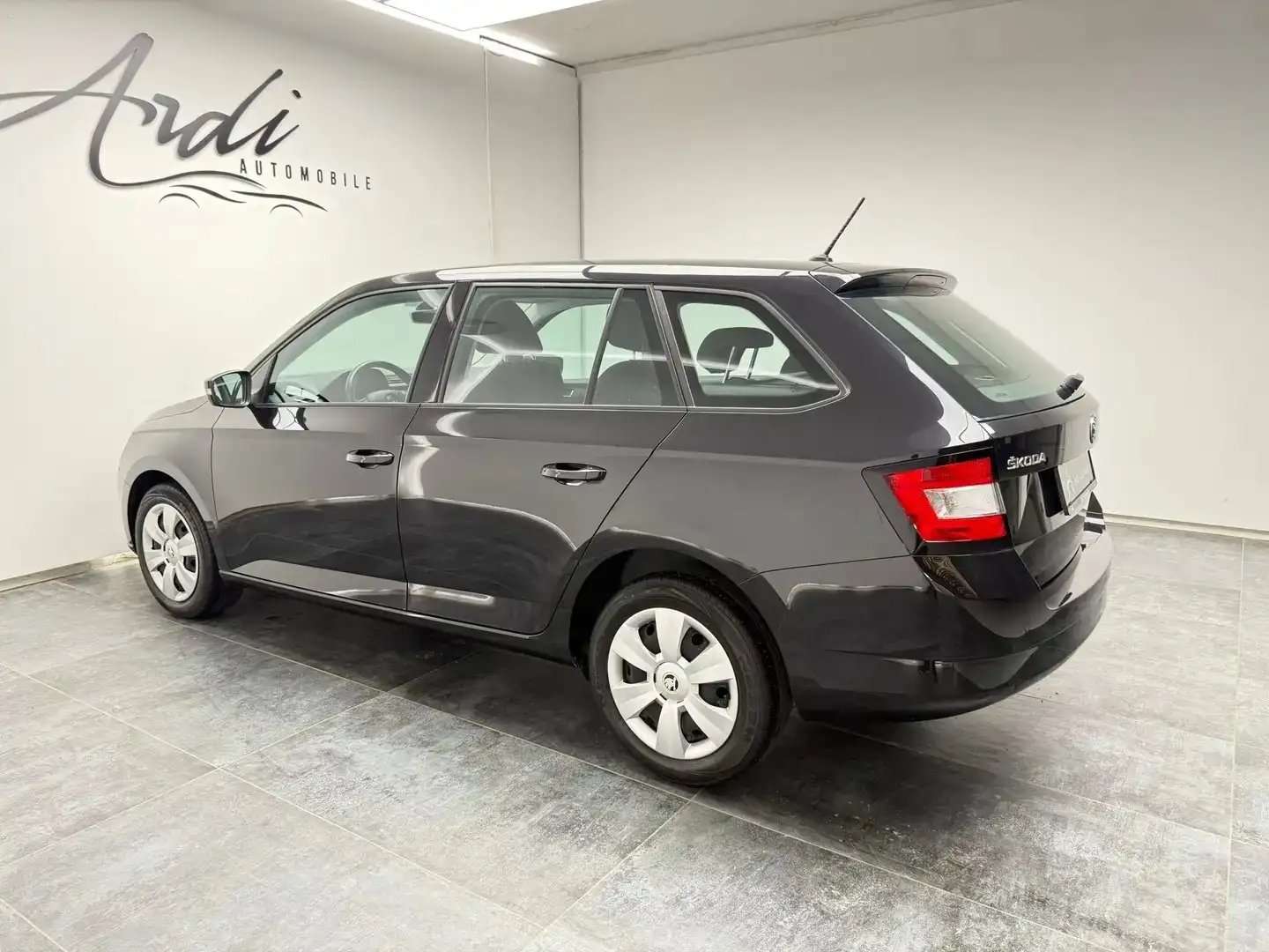 Skoda Fabia SW 1.0i *BLUETOOTH*CAPTEUR*AIRCO*1ER PROPRIO*GARANTIE*